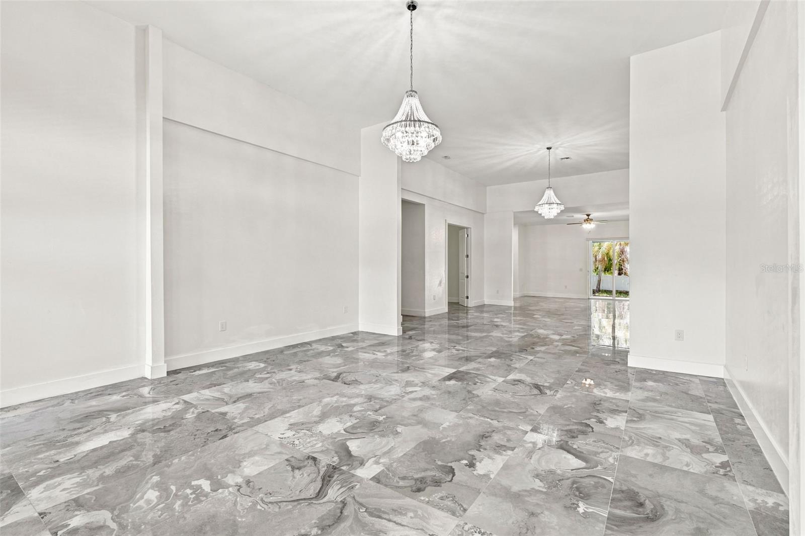 1853 Della Dr Property Photo 5