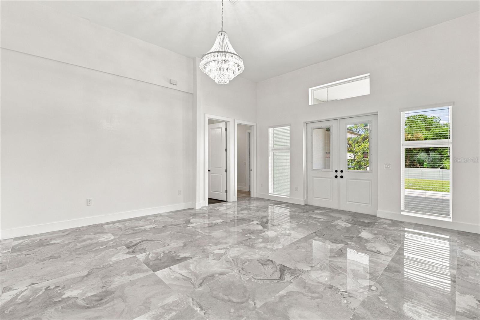 1853 Della Dr Property Photo 7