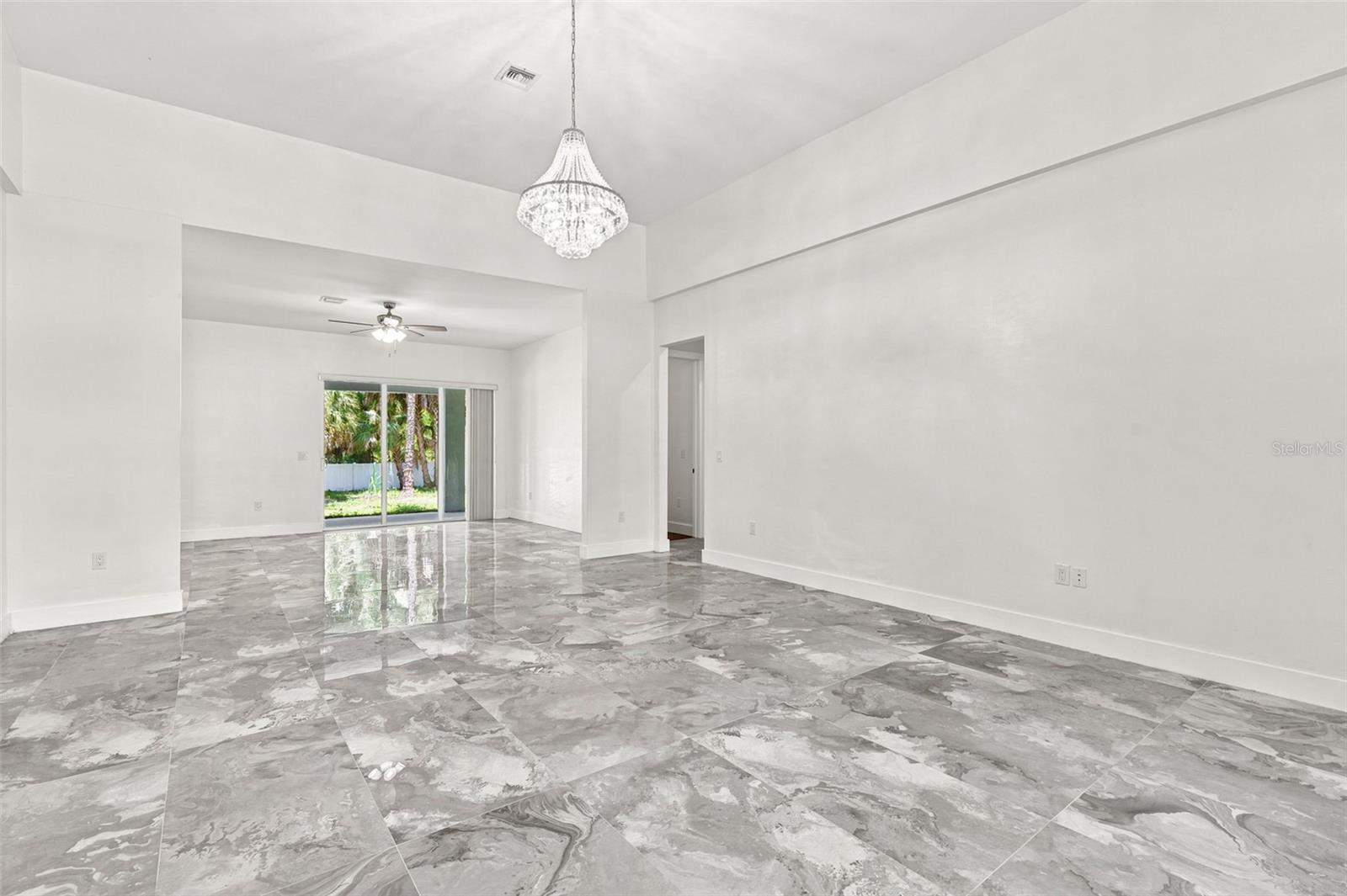 1853 Della Dr Property Photo 8