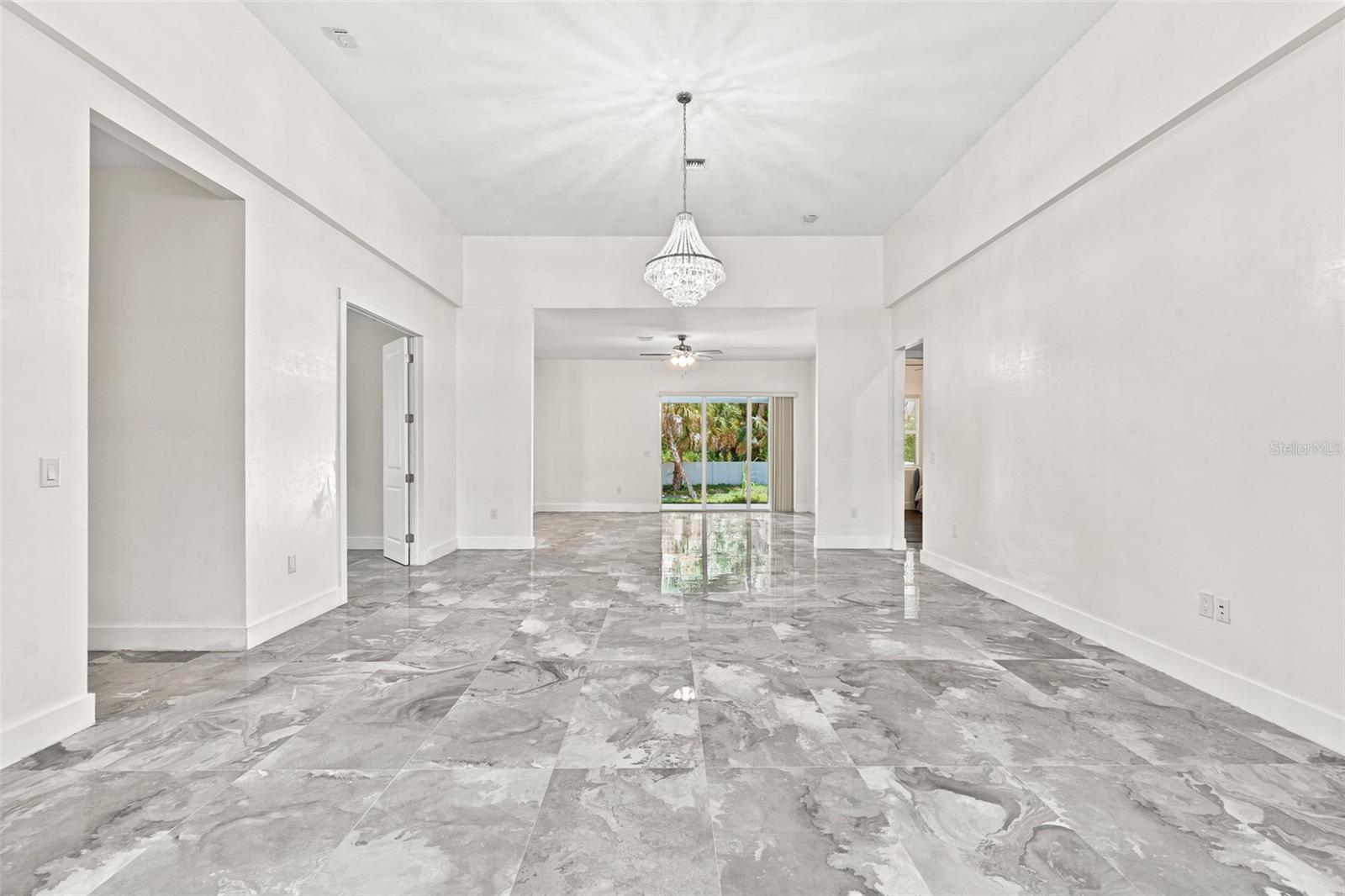 1853 Della Dr Property Photo 9