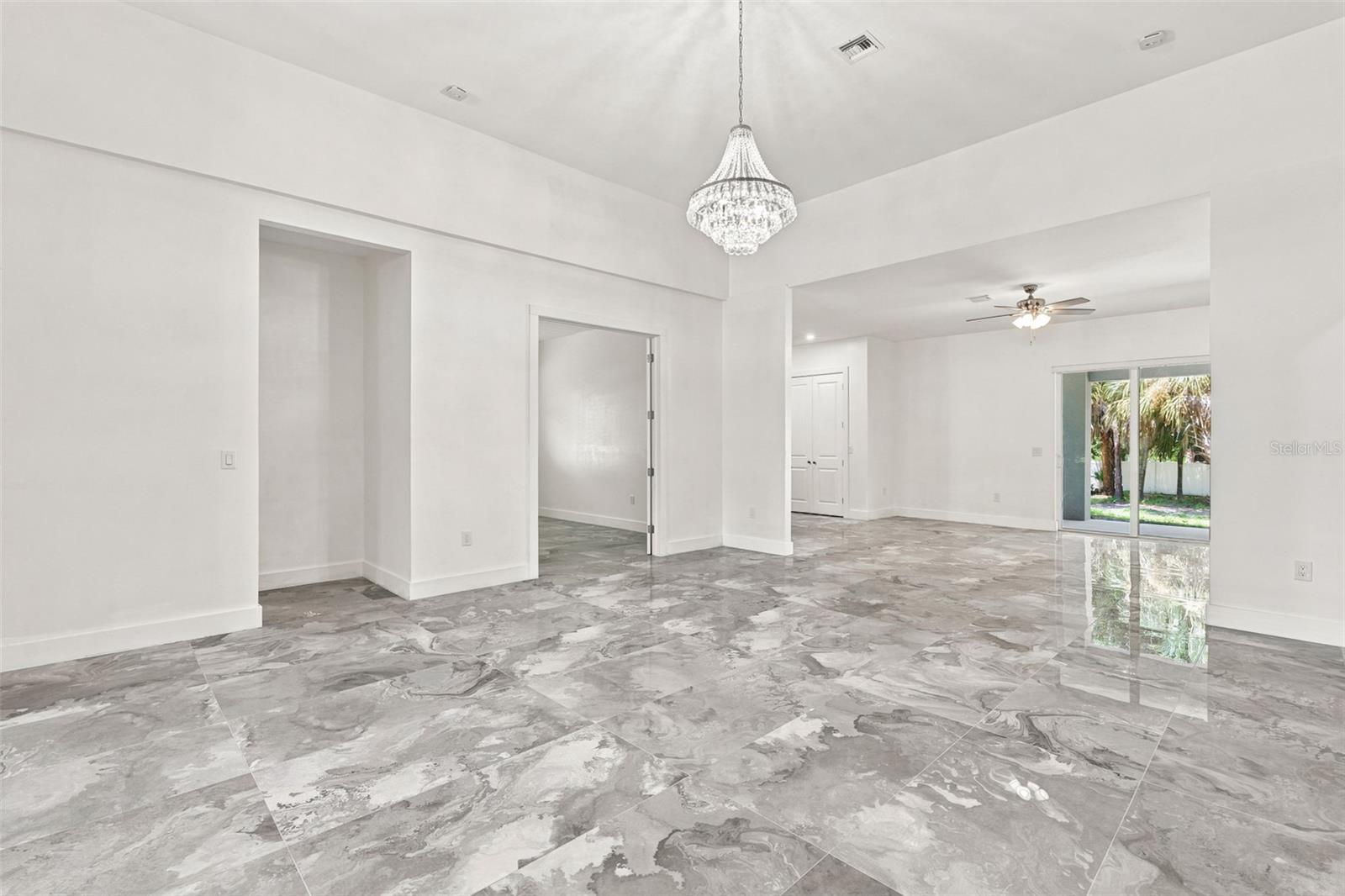 1853 Della Dr Property Photo 10
