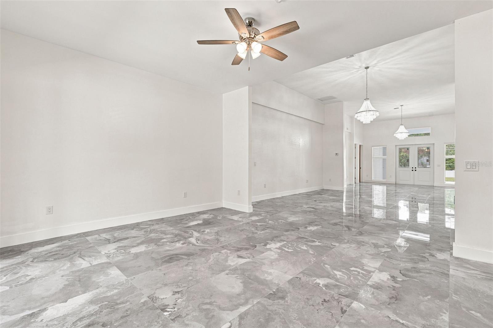 1853 Della Dr Property Photo 14