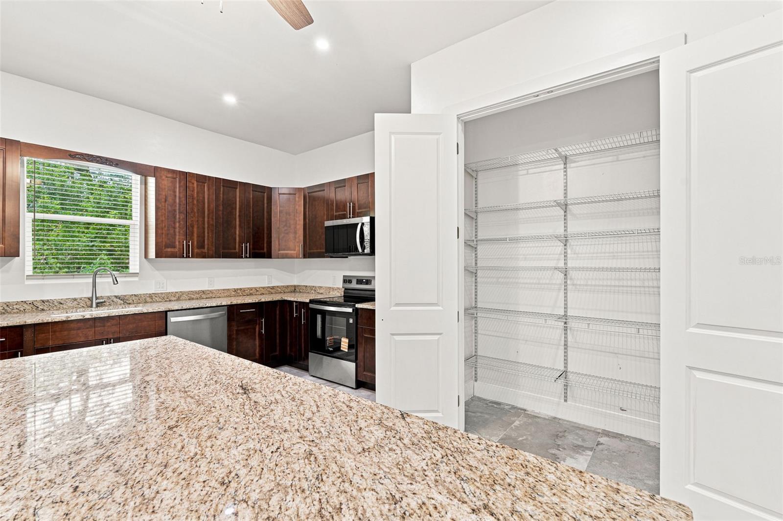1853 Della Dr Property Photo 21