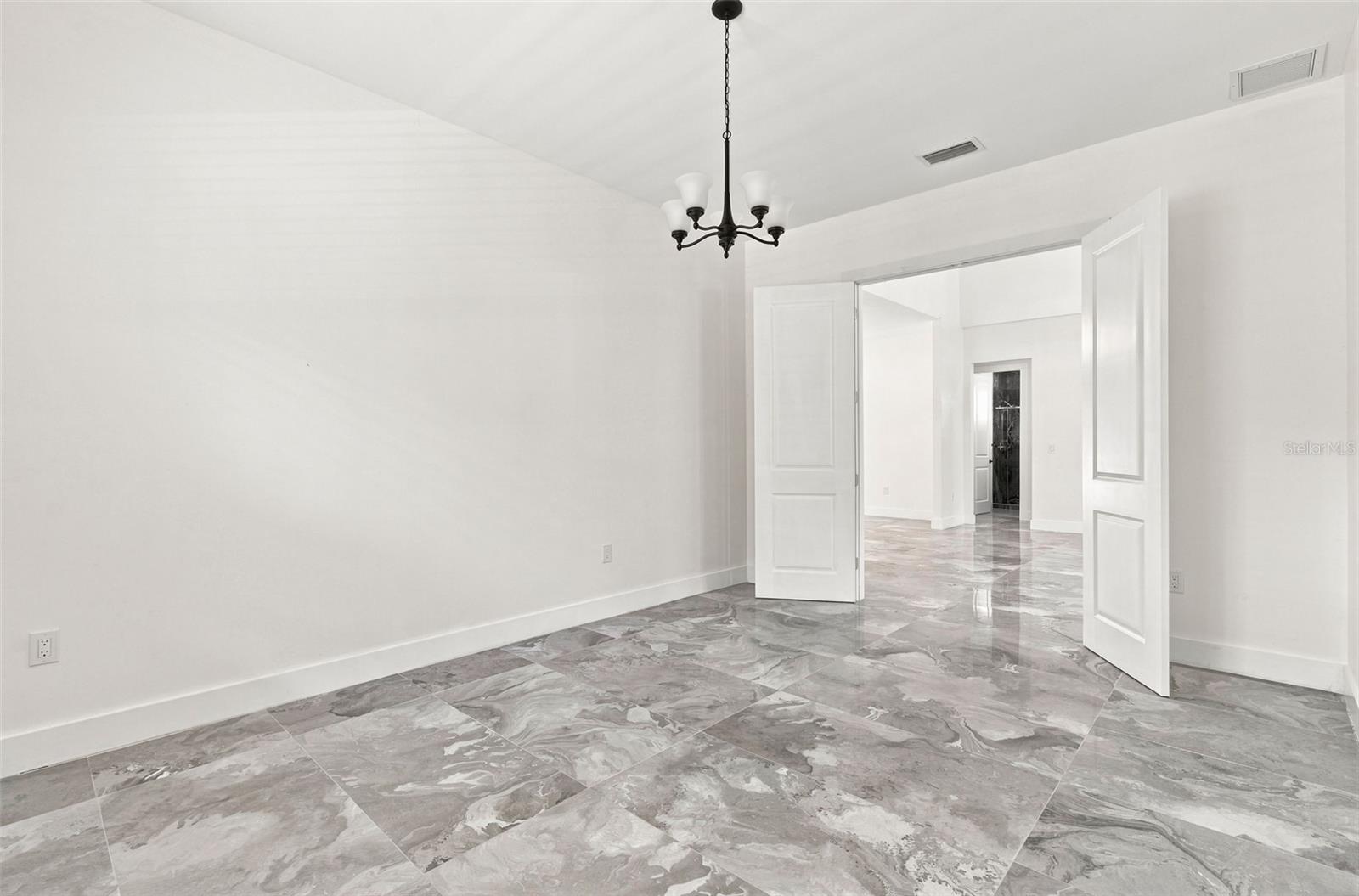 1853 Della Dr Property Photo 28