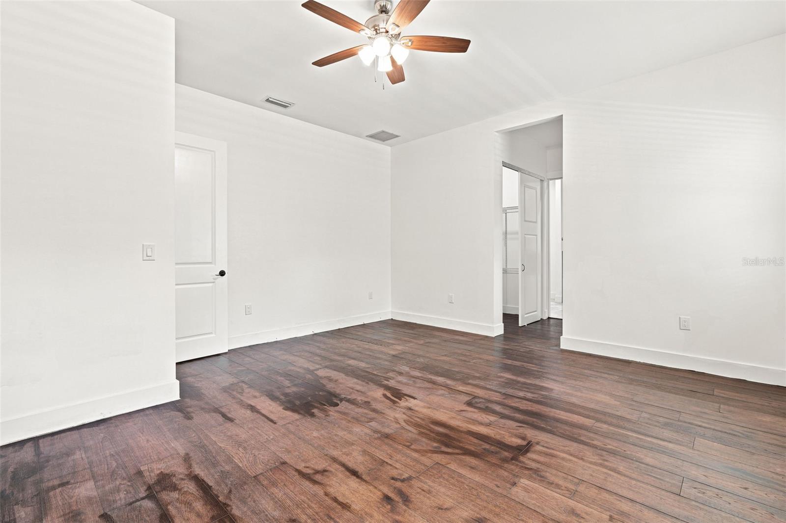 1853 Della Dr Property Photo 31