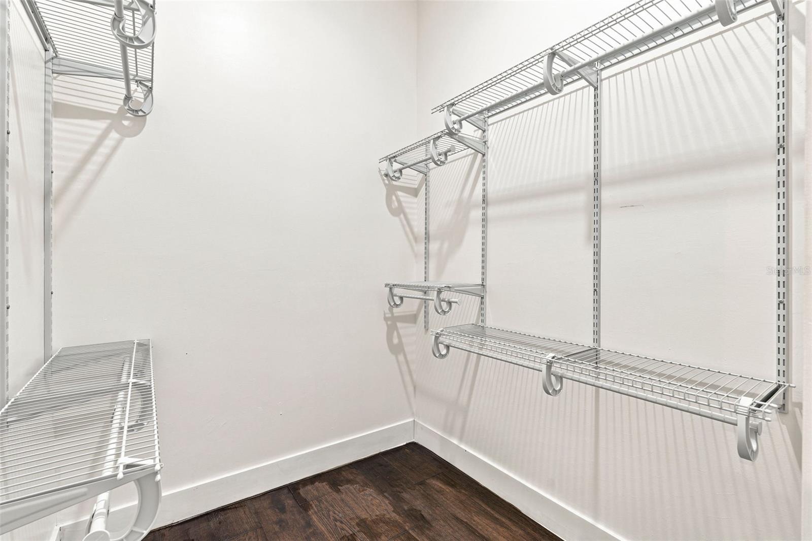 1853 Della Dr Property Photo 33