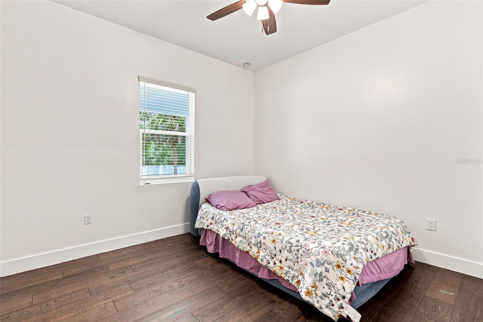 1853 Della Dr Property Photo 45