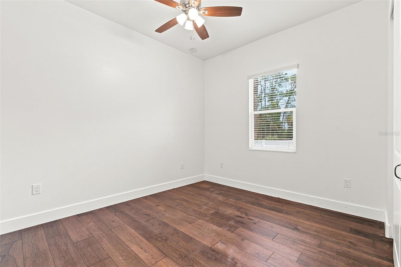 1853 Della Dr Property Photo 47