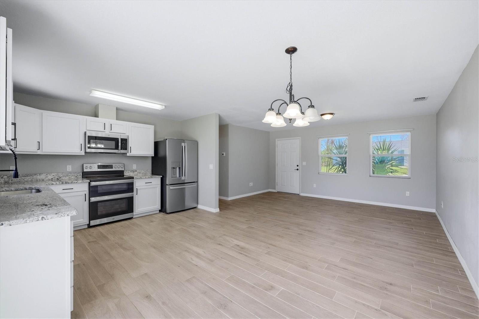 10453 Reims Ave Property Photo 9