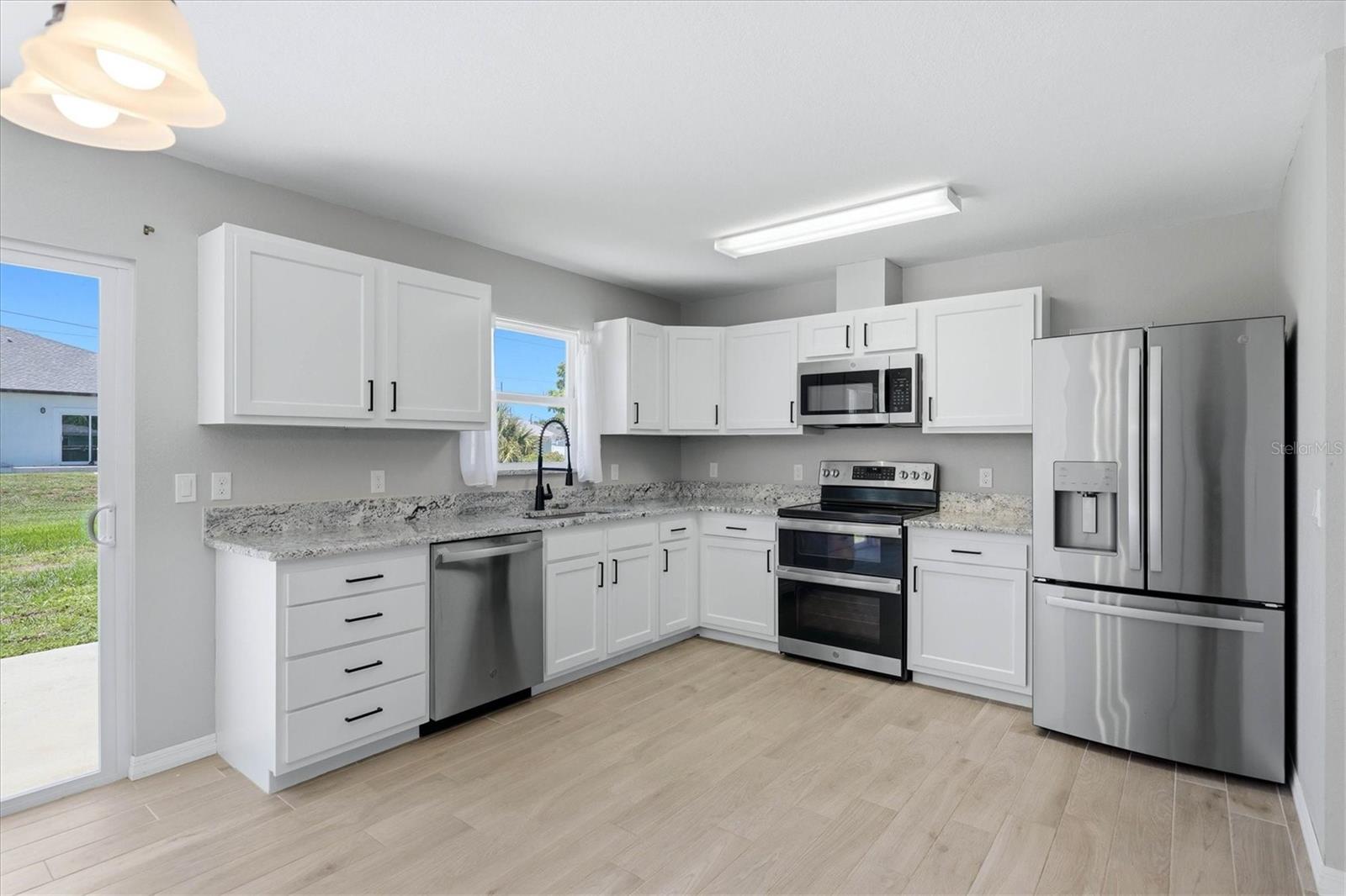 10453 Reims Ave Property Photo 11