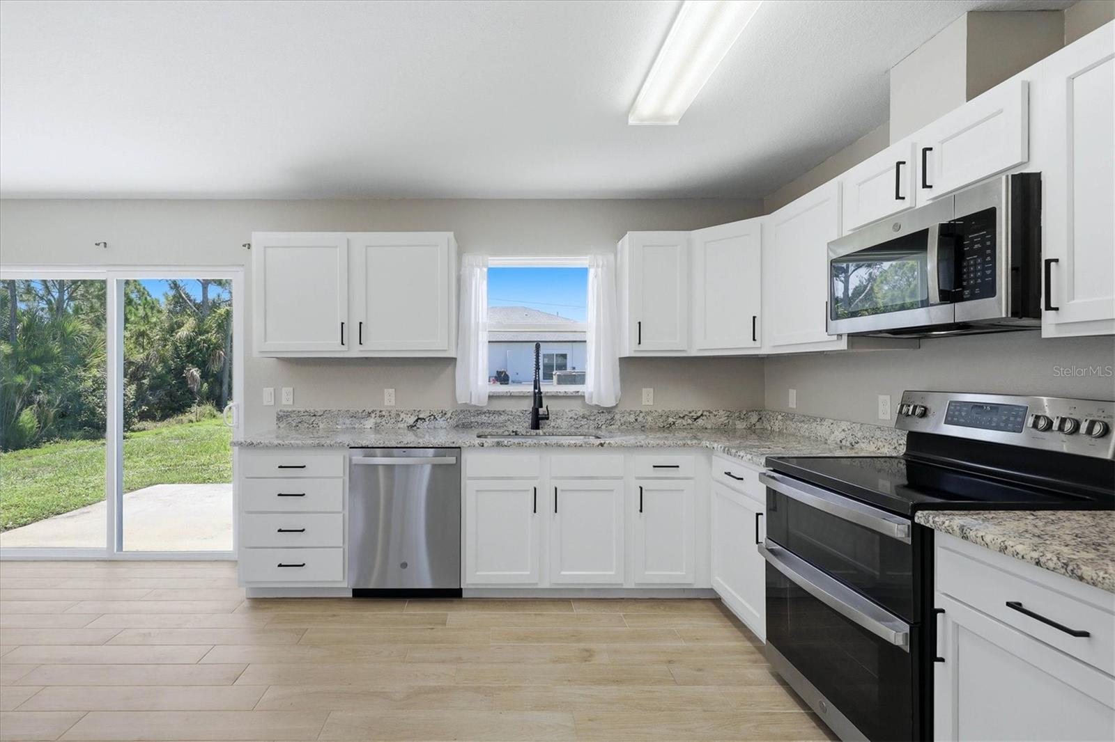 10453 Reims Ave Property Photo 12