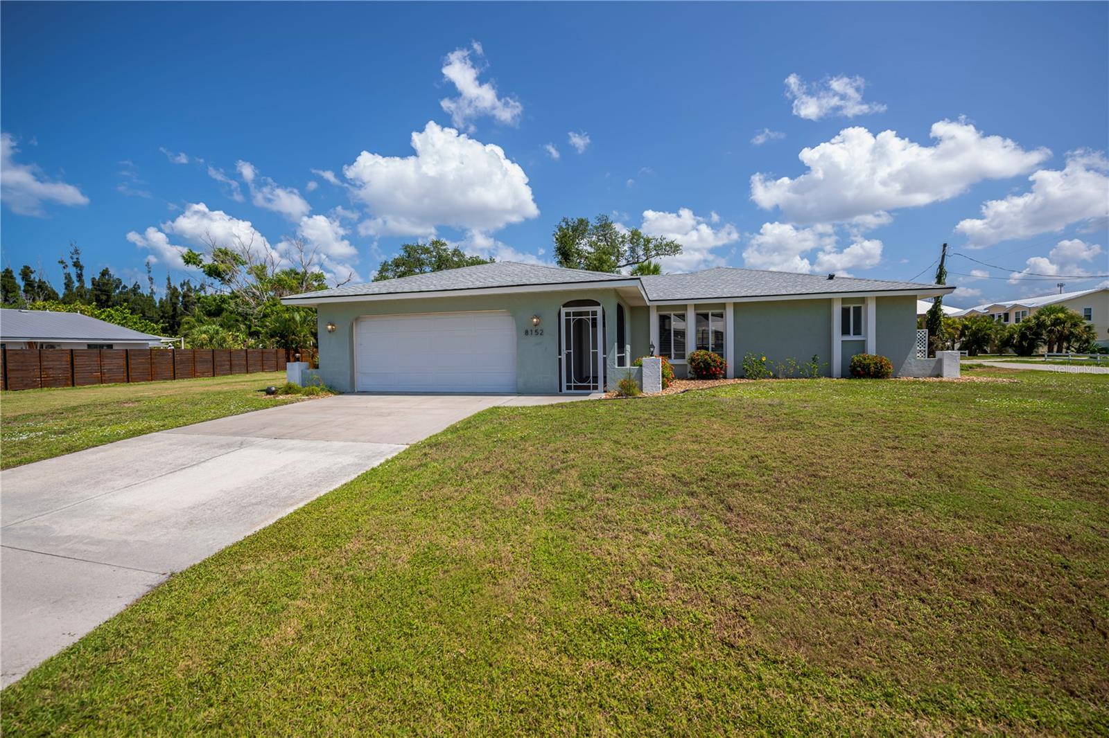 8152 Seashell St Property Photo 2