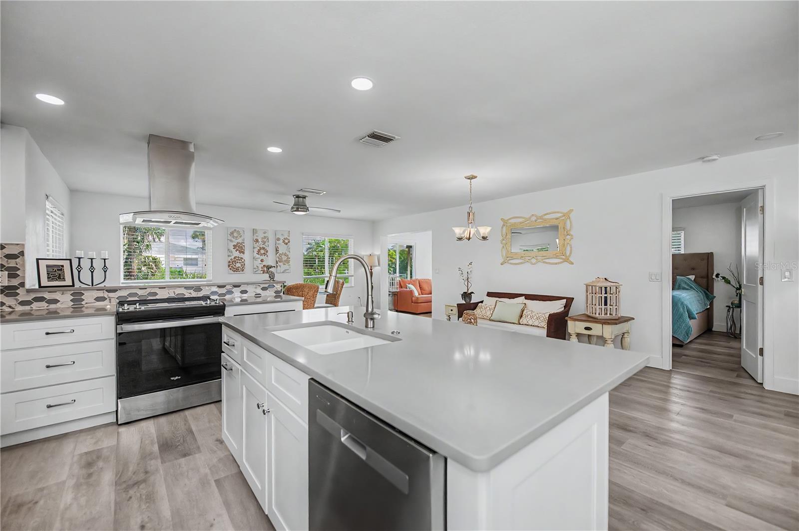 8152 Seashell St Property Photo 11
