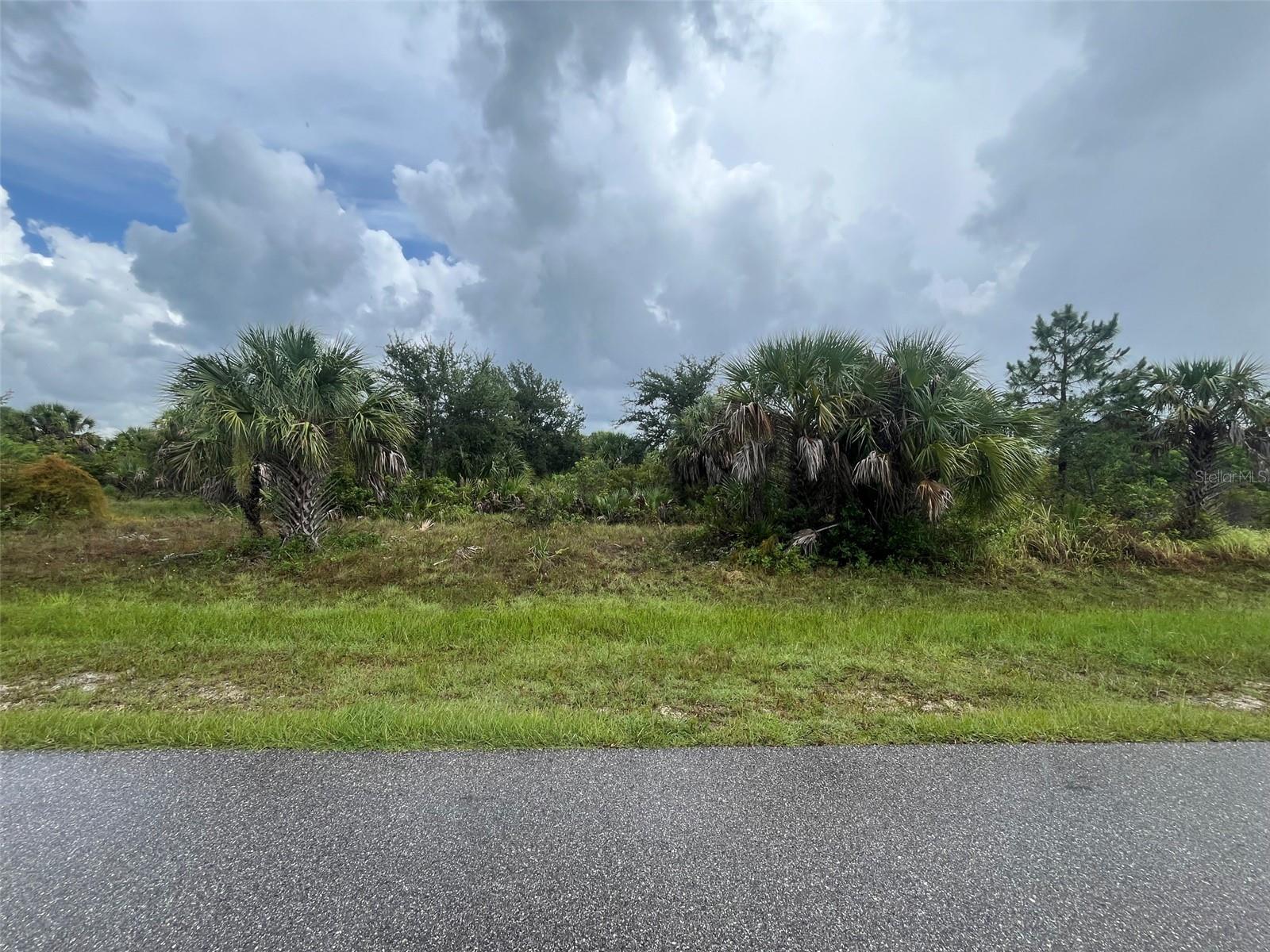 15747 VISCOUNT CIR Property Photo 1