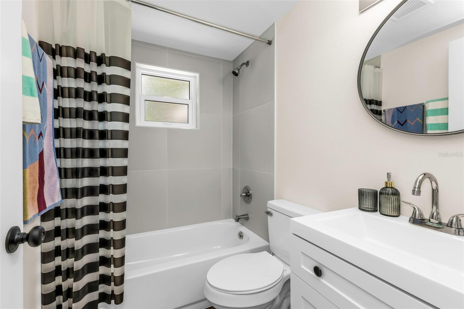1032 Elaine St Property Photo 14