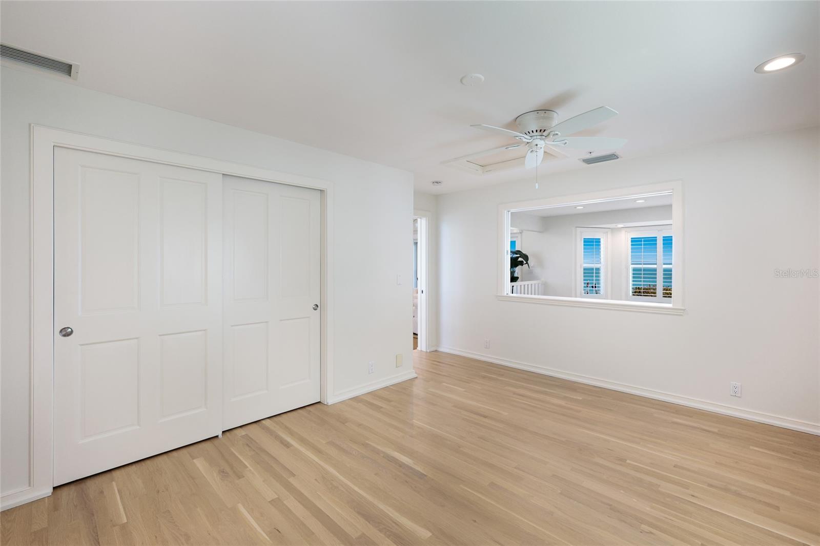 585 Buttonwood Bay Dr Property Photo 29