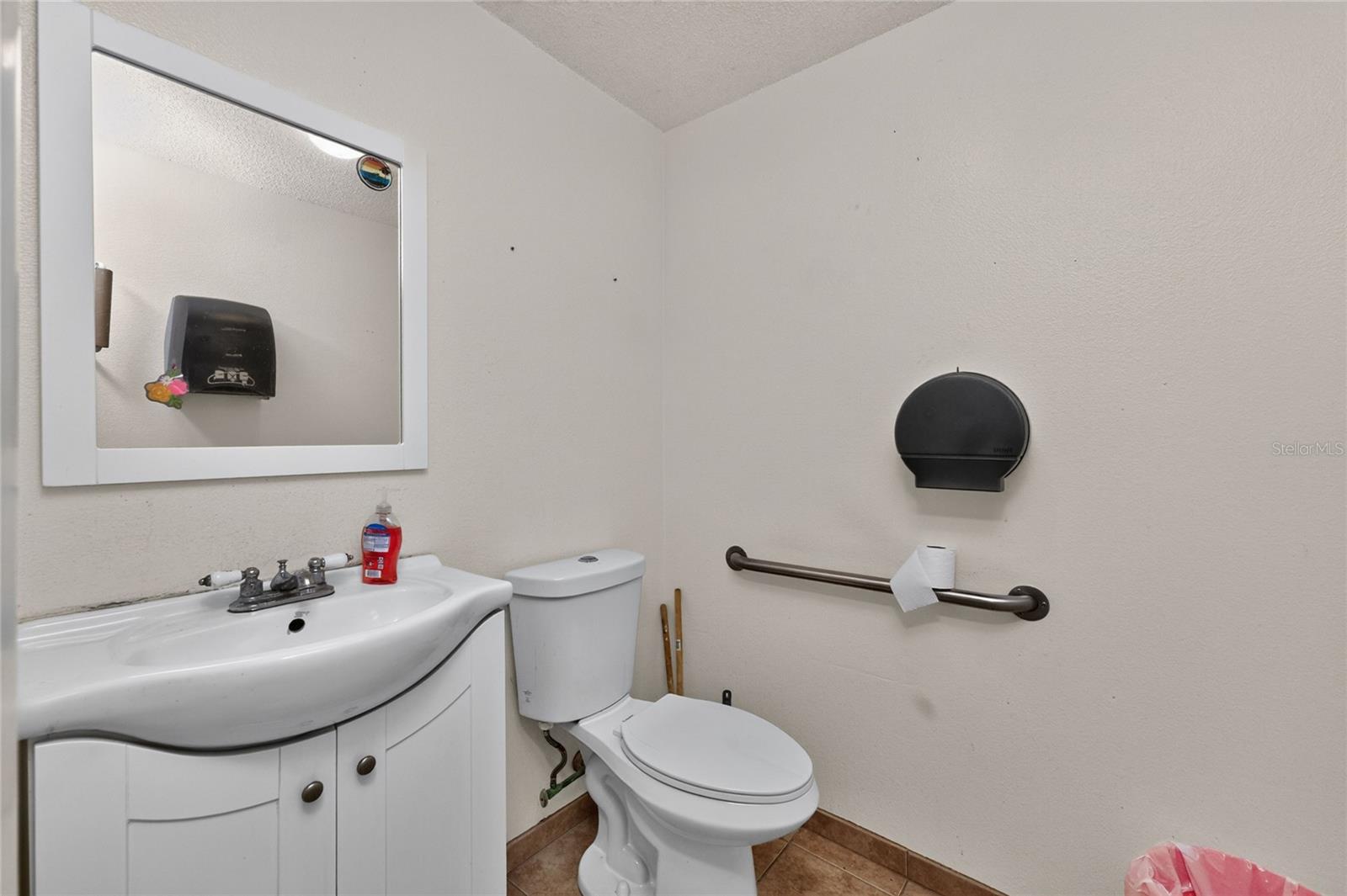 517 Paul Morris Dr #c-2 And C-4 Property Photo 24