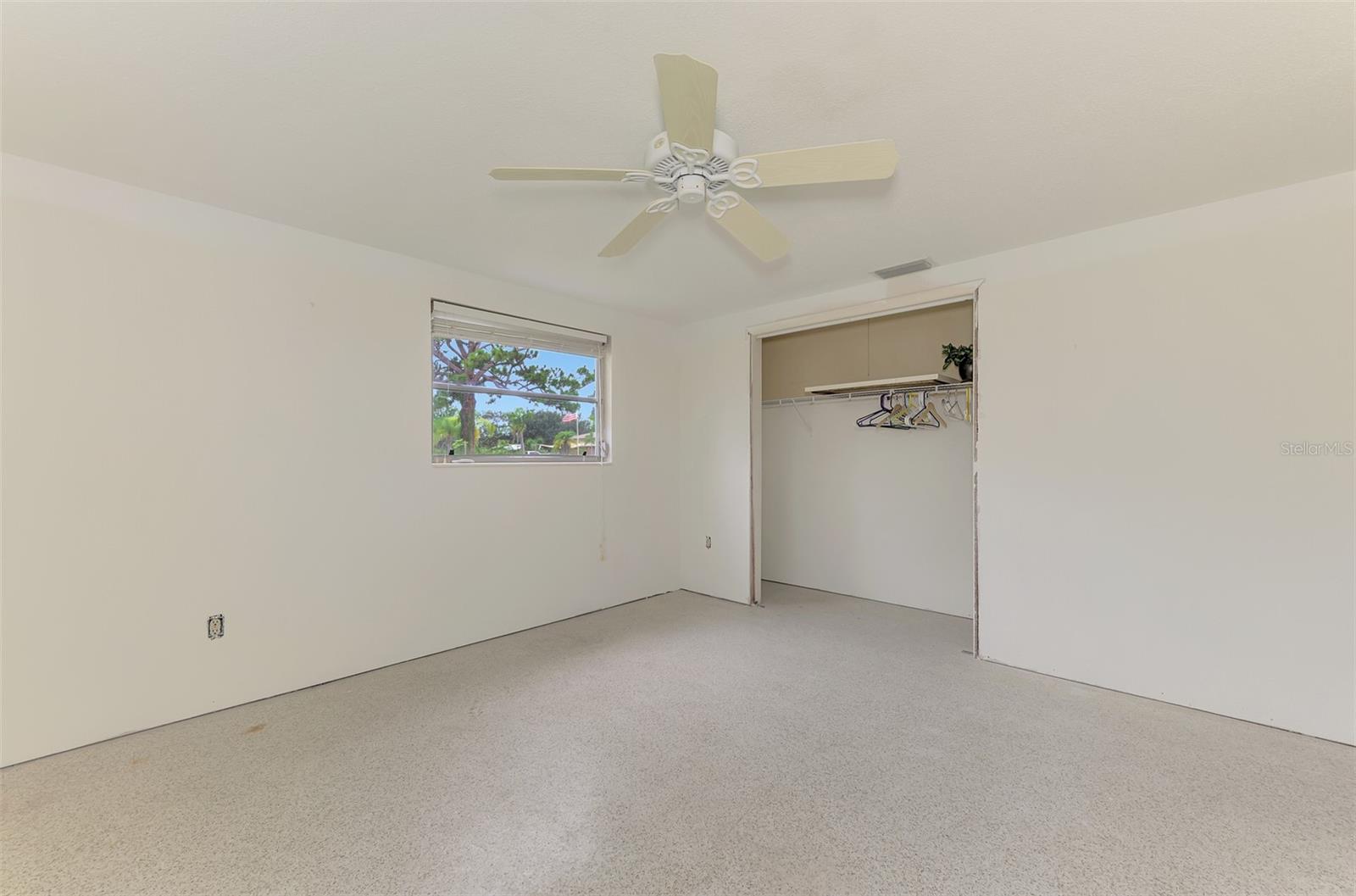 780 S Oxford Dr Property Photo 39