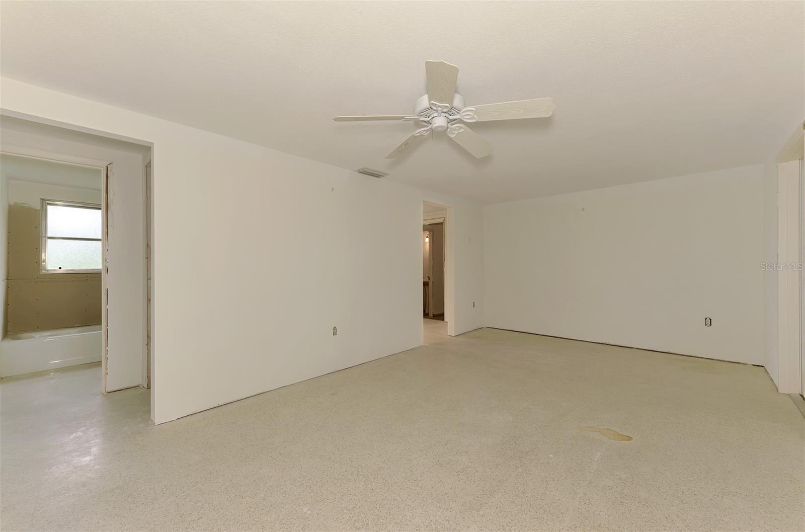 780 S Oxford Dr Property Photo 62
