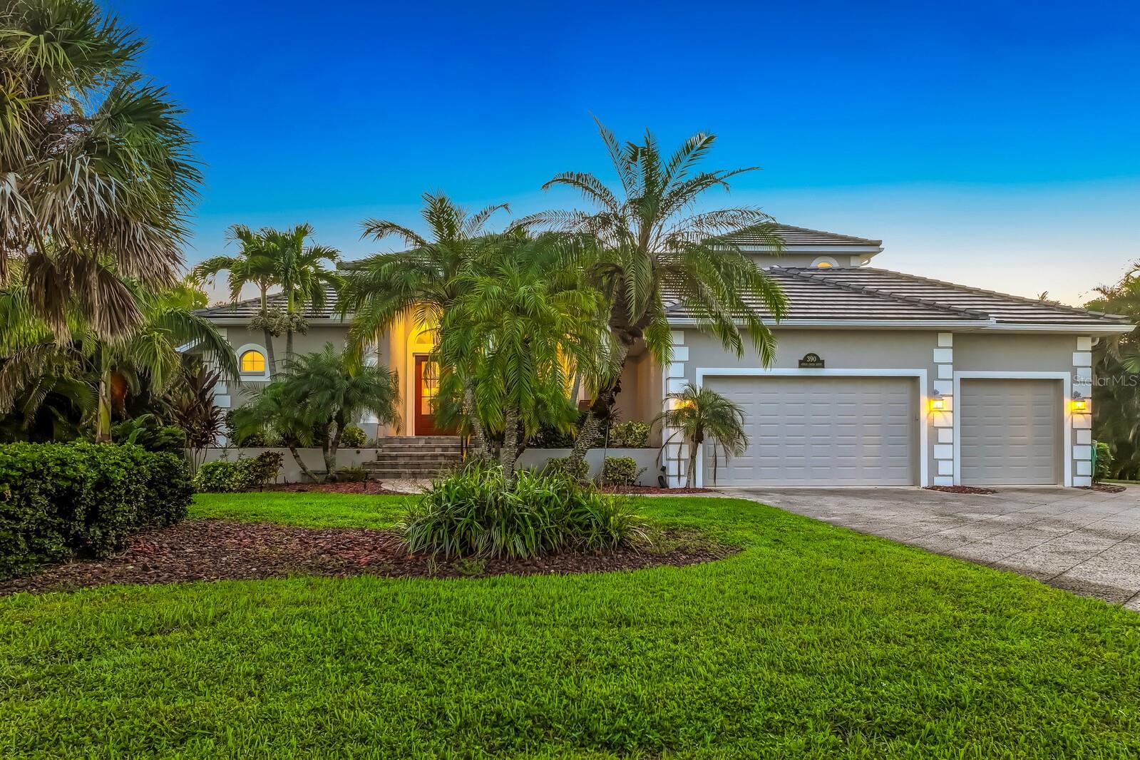 390 Coral Creek Dr Property Photo 2