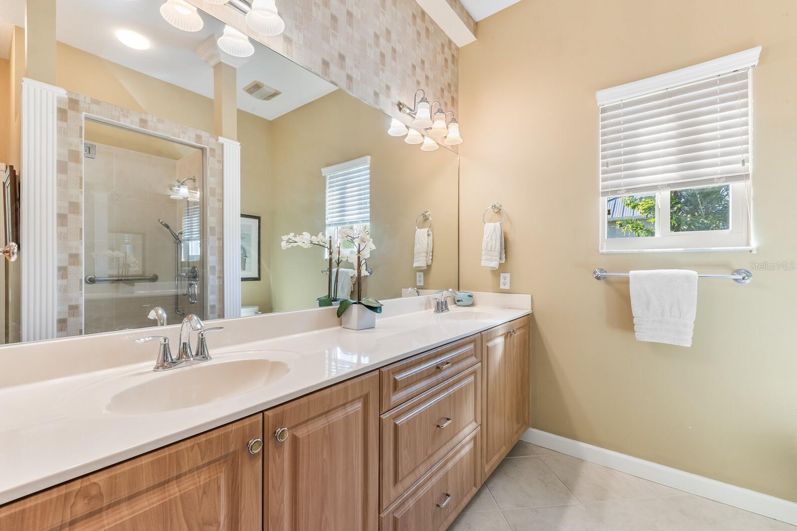 390 Coral Creek Dr Property Photo 25