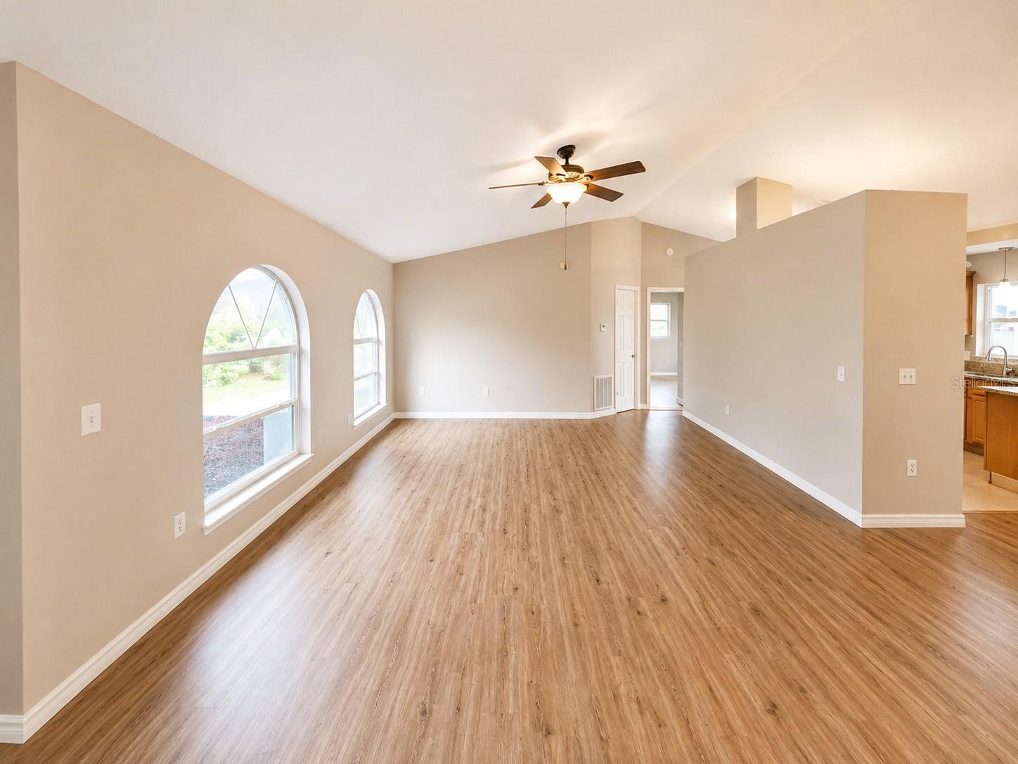 1002 Torgerson St Property Photo 3