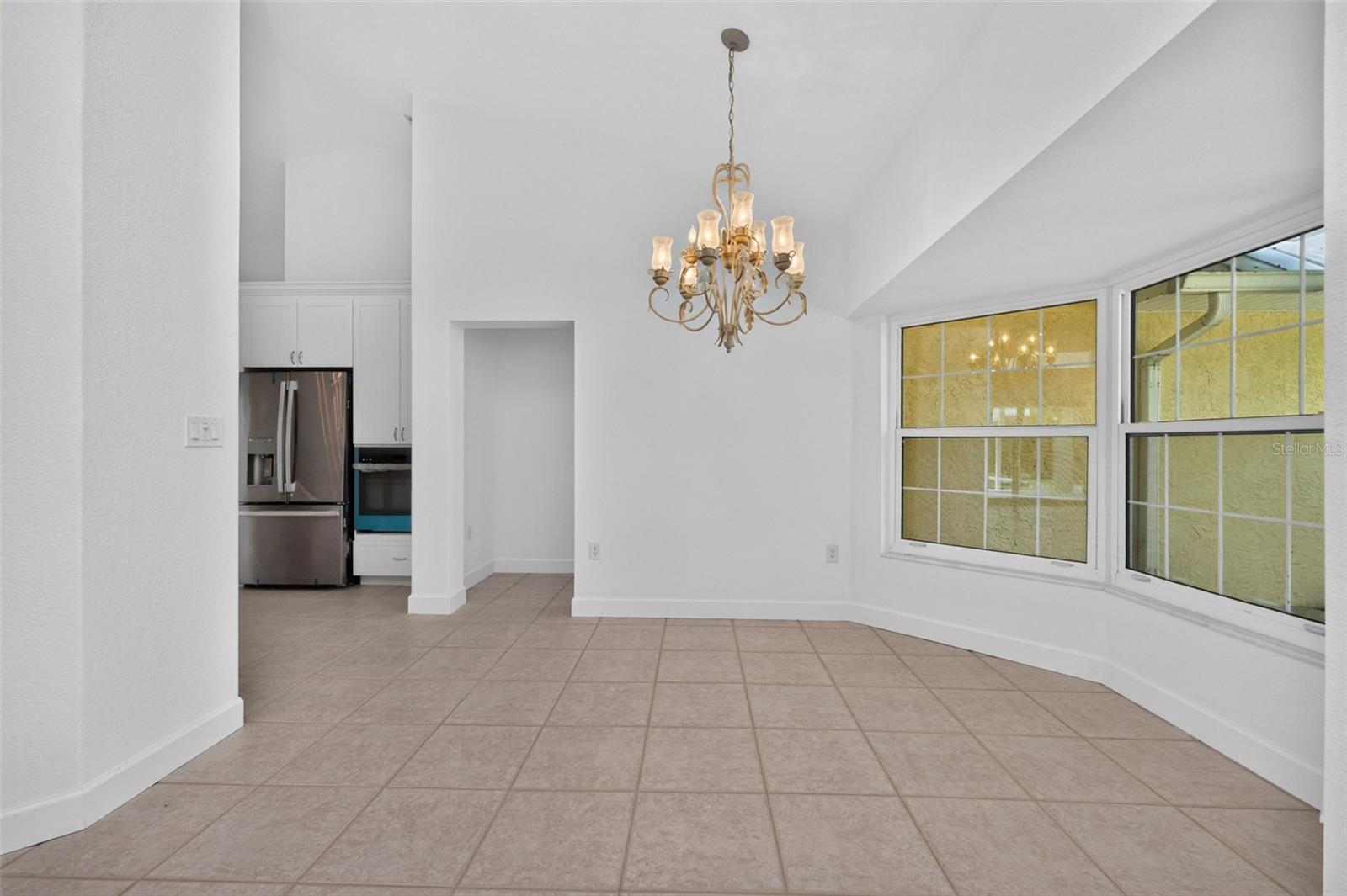 200 S Oxford Dr Property Photo 14