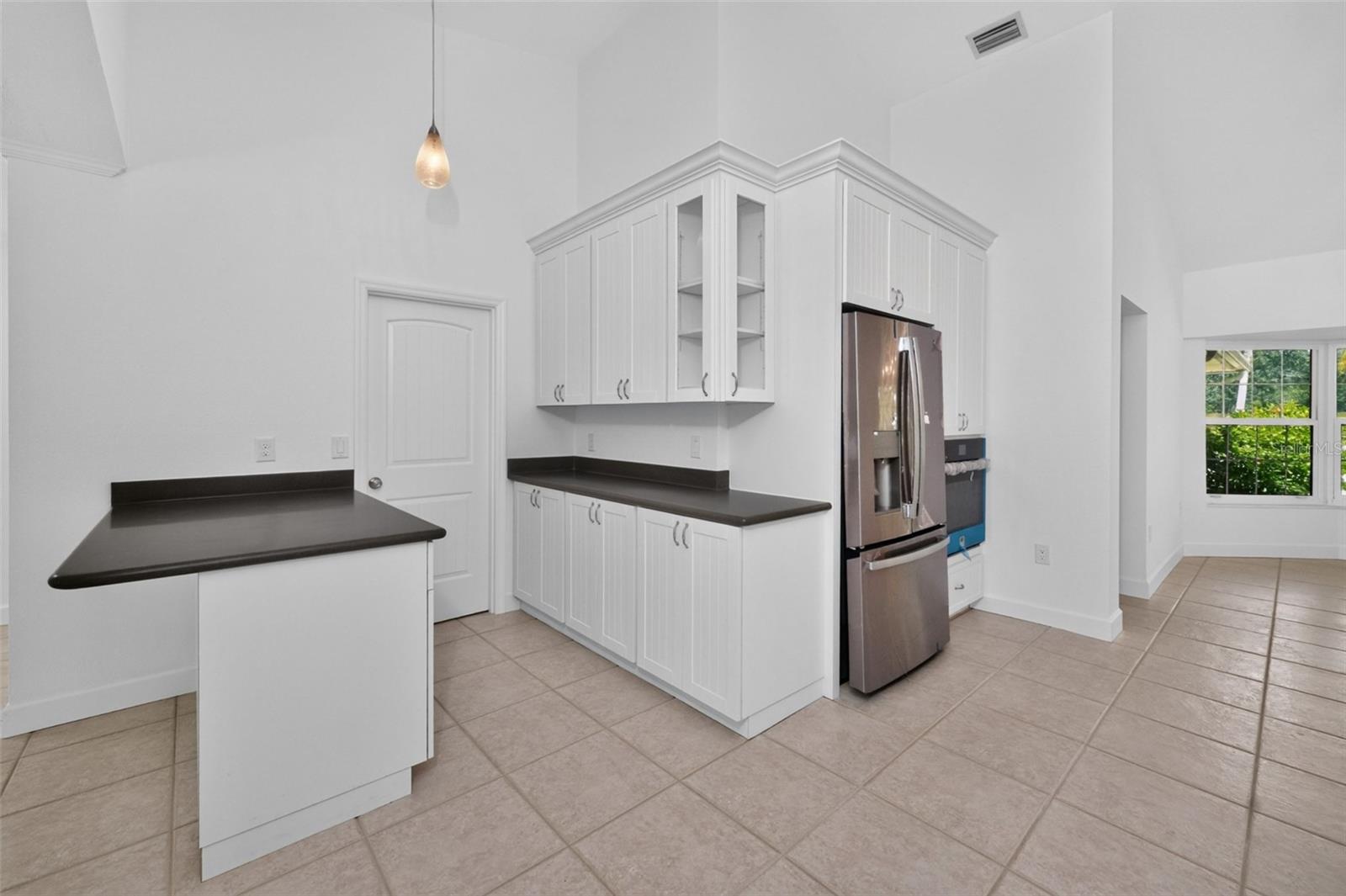 200 S Oxford Dr Property Photo 23