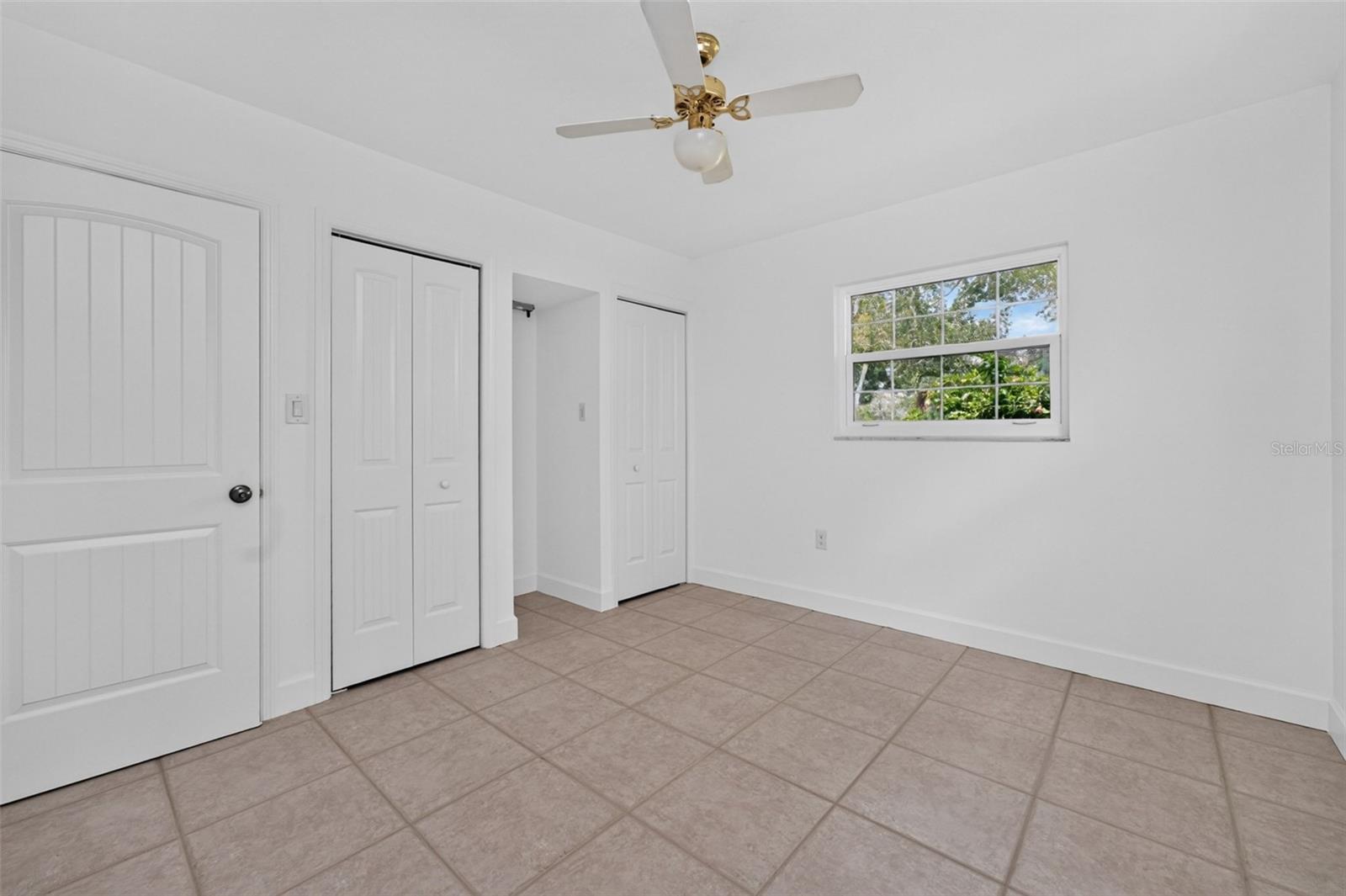200 S Oxford Dr Property Photo 37