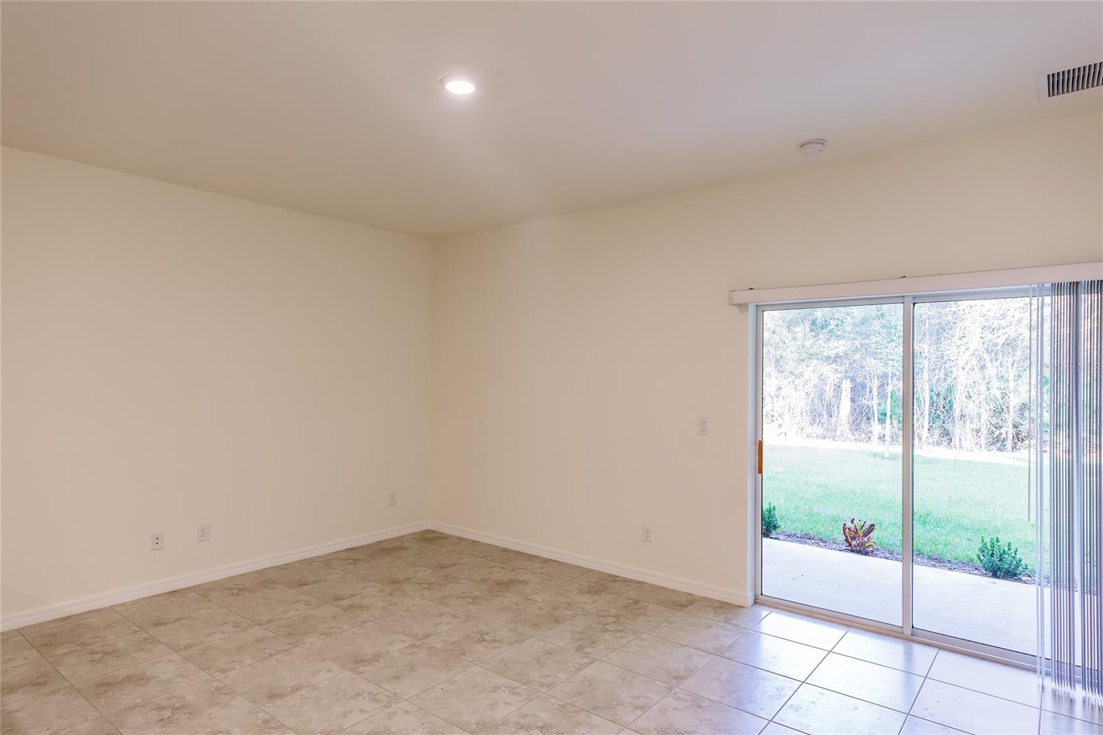 1174 Navigator Rd Property Photo 6