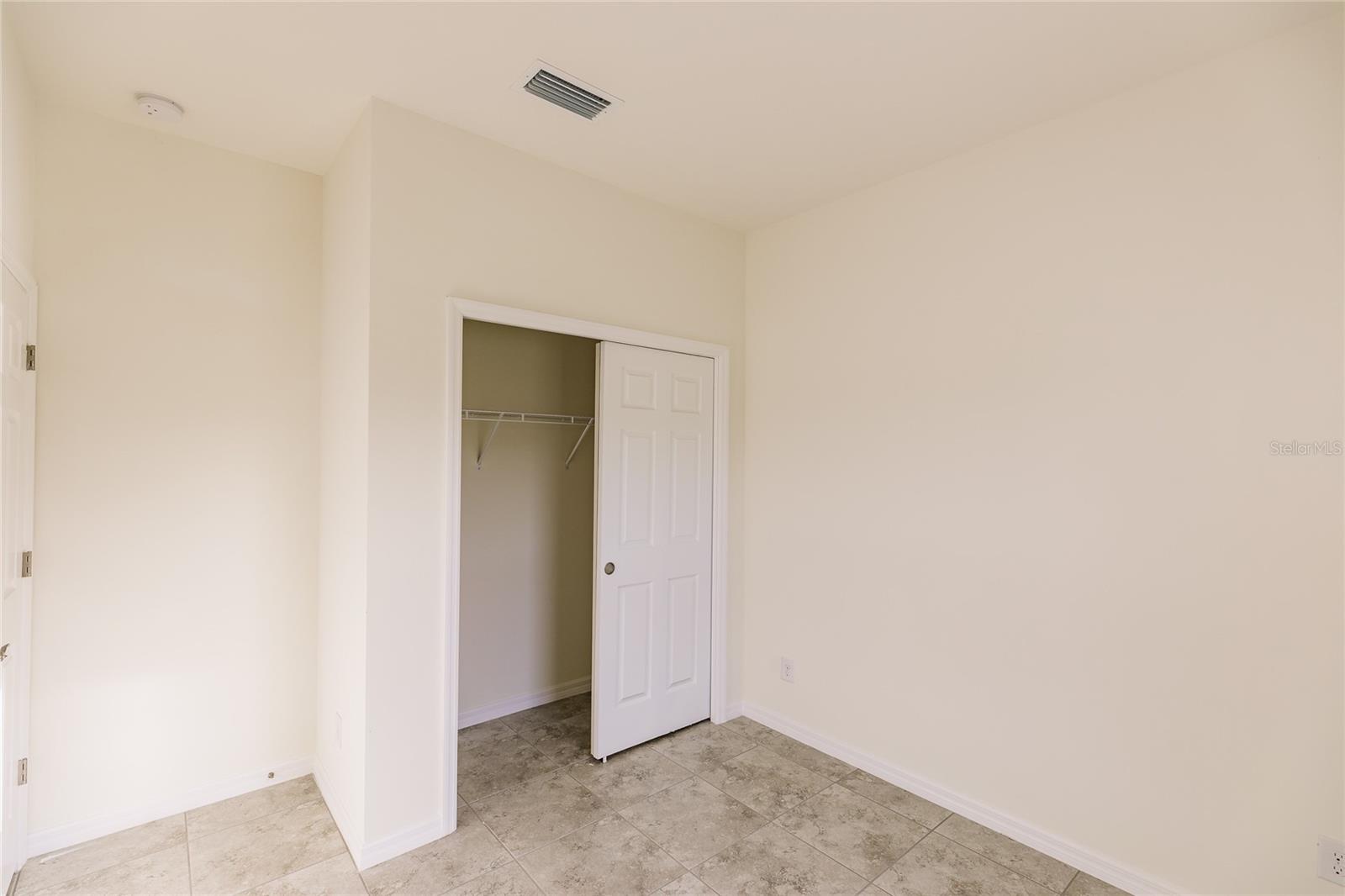 1174 Navigator Rd Property Photo 14