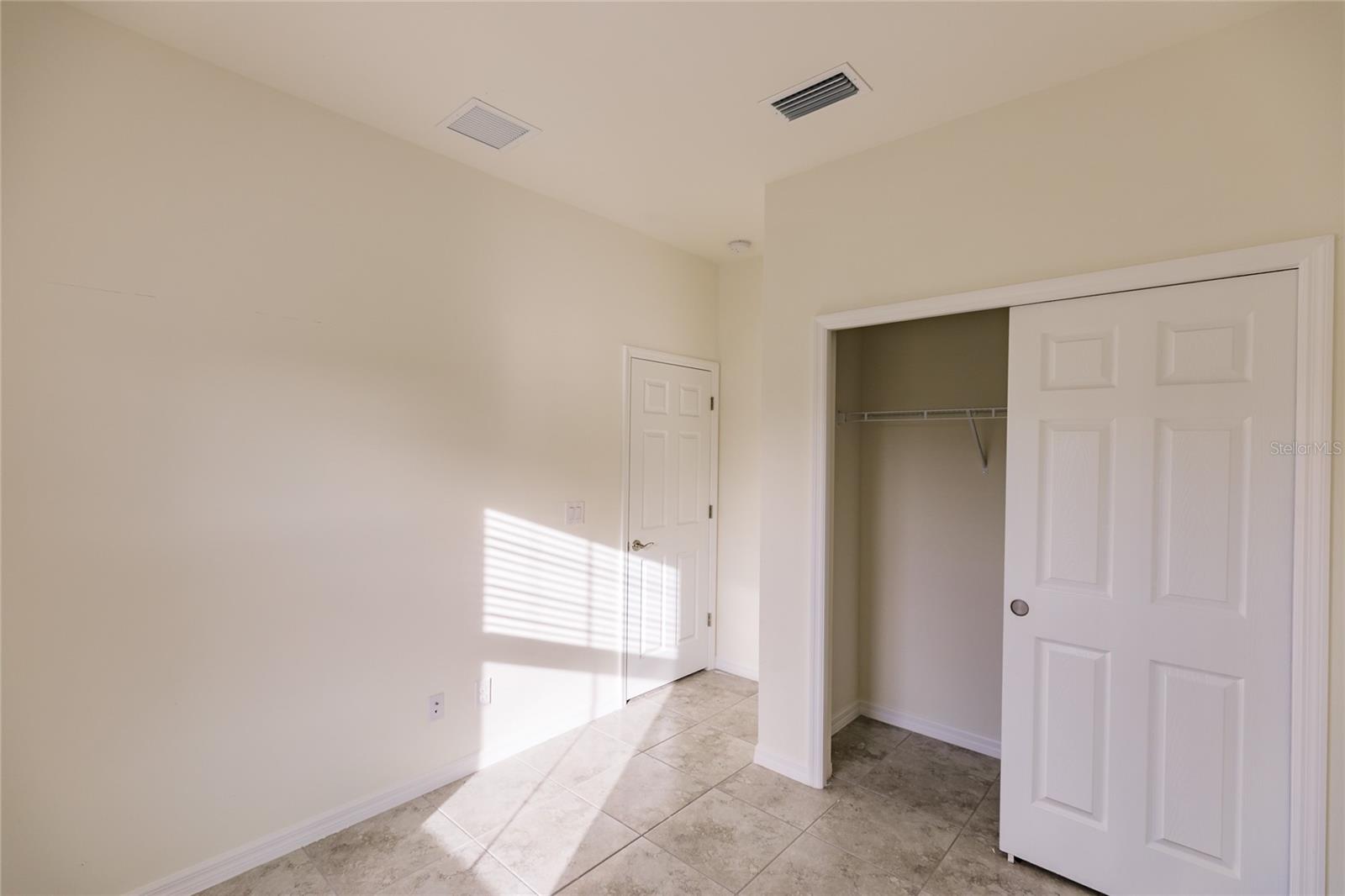 1174 Navigator Rd Property Photo 15