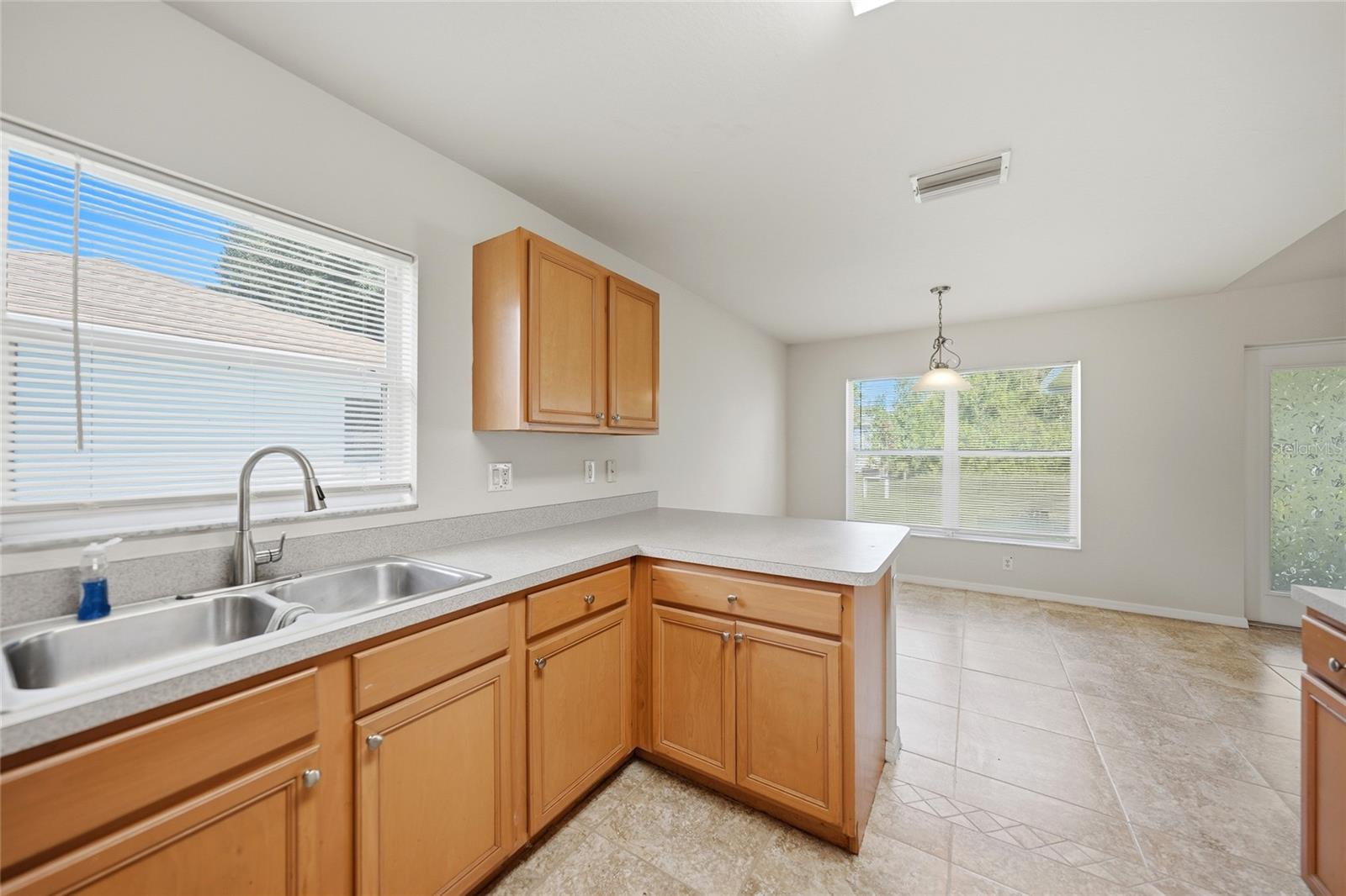 1471 Prairie Ter Property Photo 4