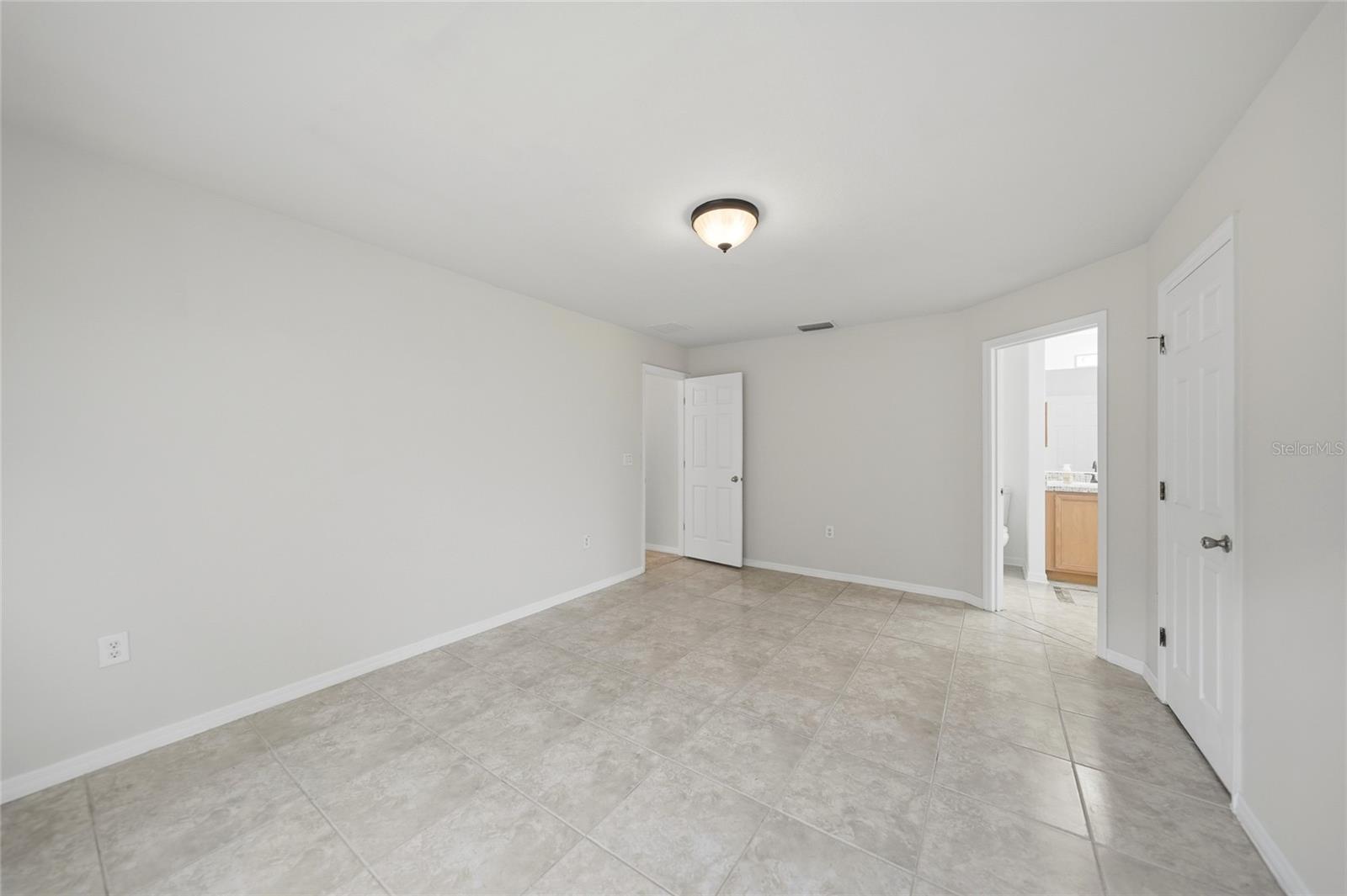 1471 Prairie Ter Property Photo 12