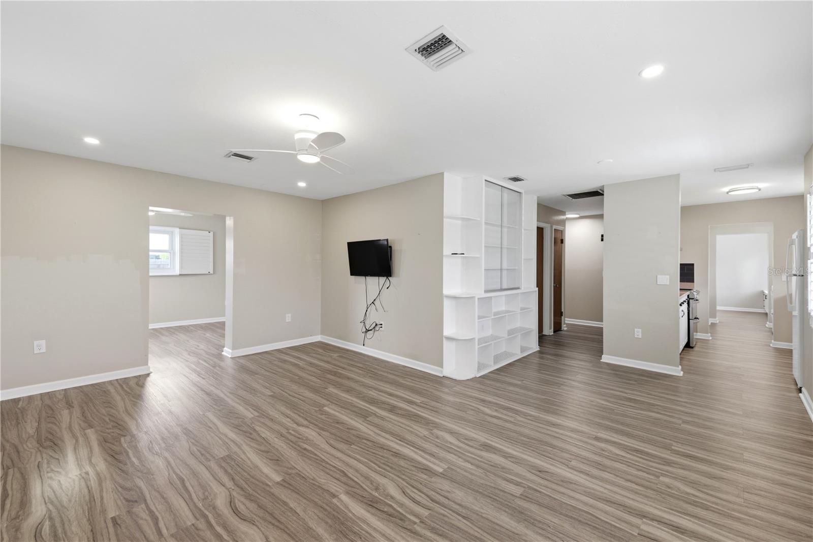 1317 Cypress Ave Property Photo 6