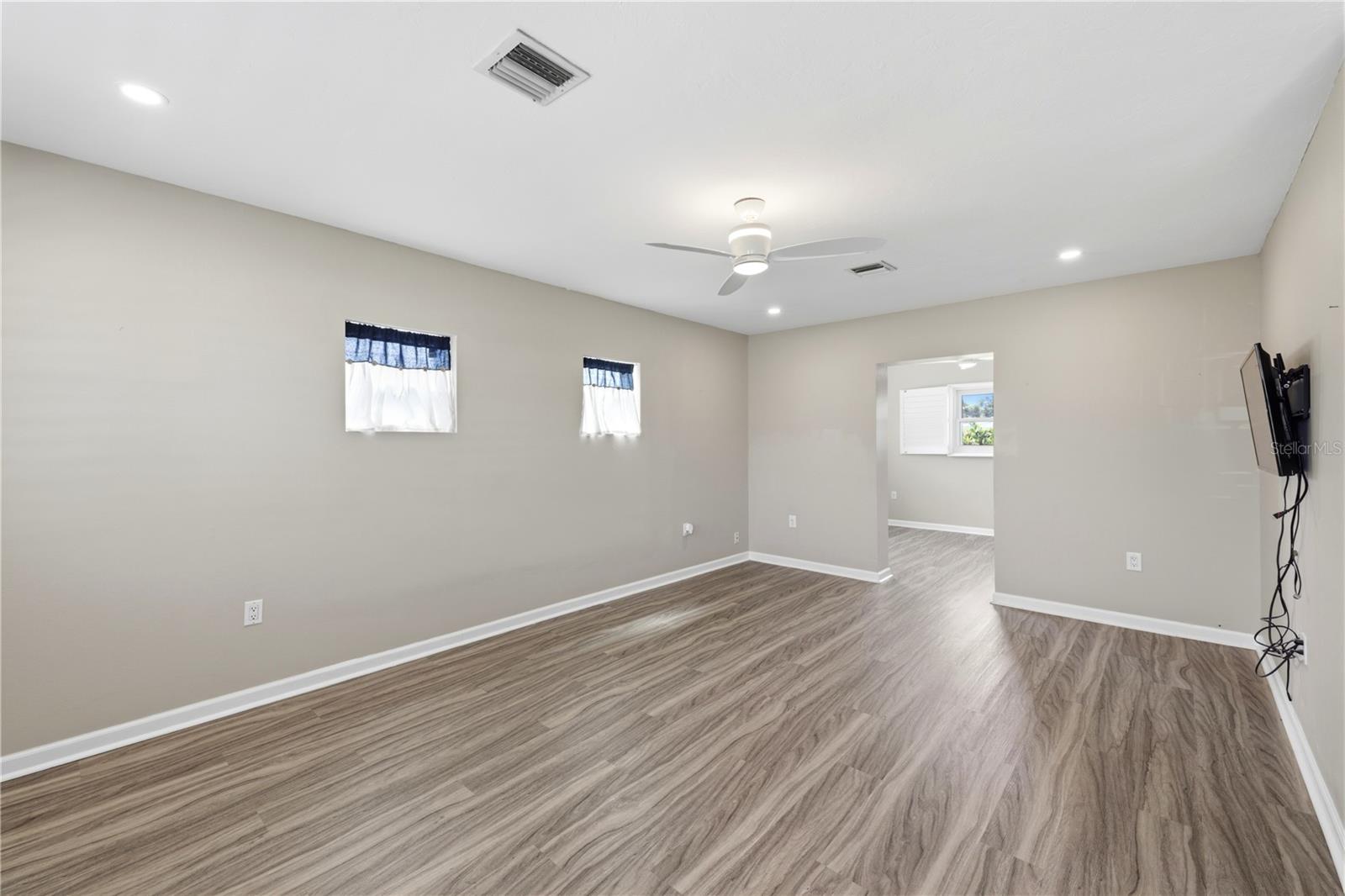 1317 Cypress Ave Property Photo 8