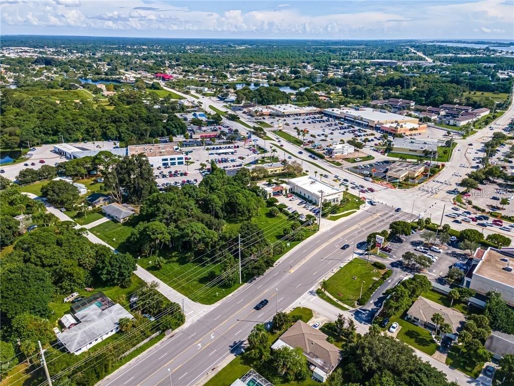 801 E 1st St Property Photo 5