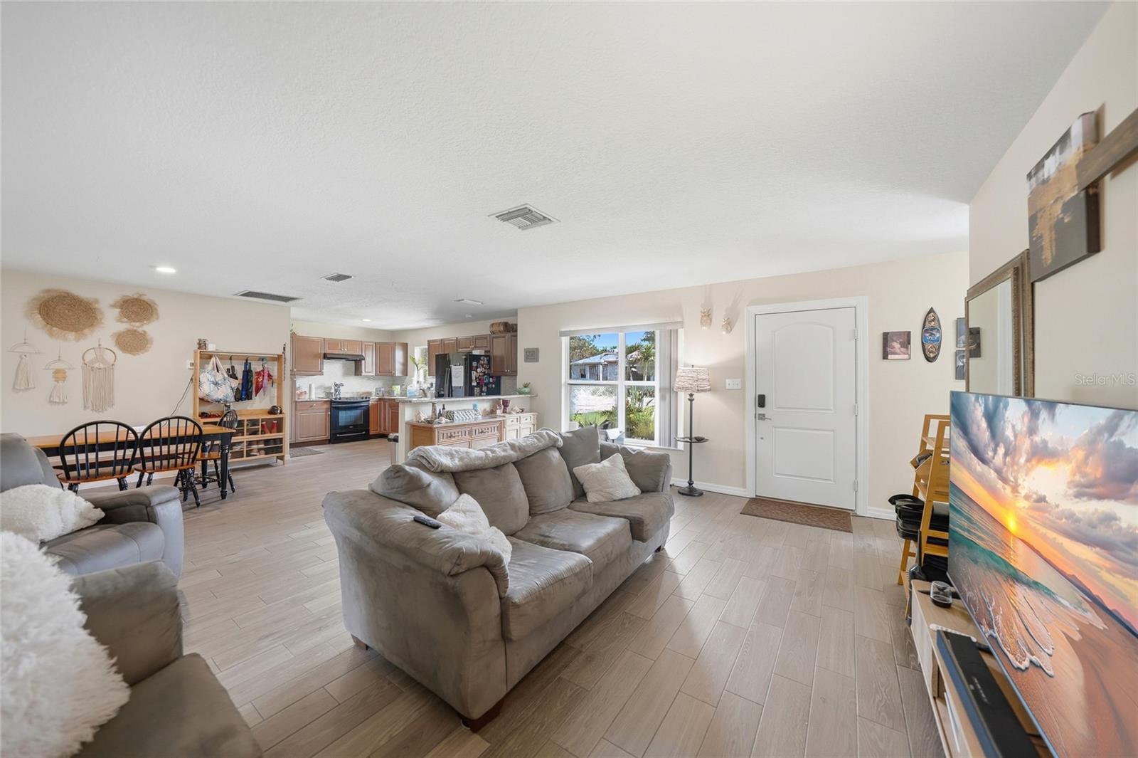 23159 Olean Blvd Property Photo 6