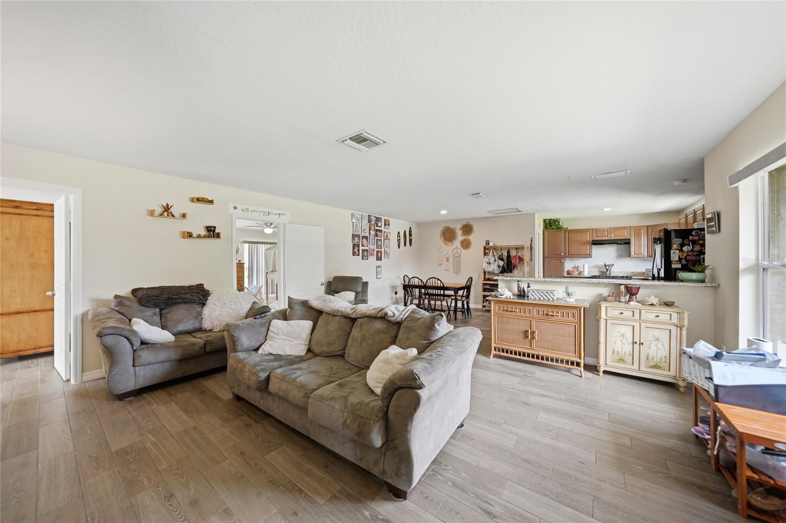 23159 Olean Blvd Property Photo 7