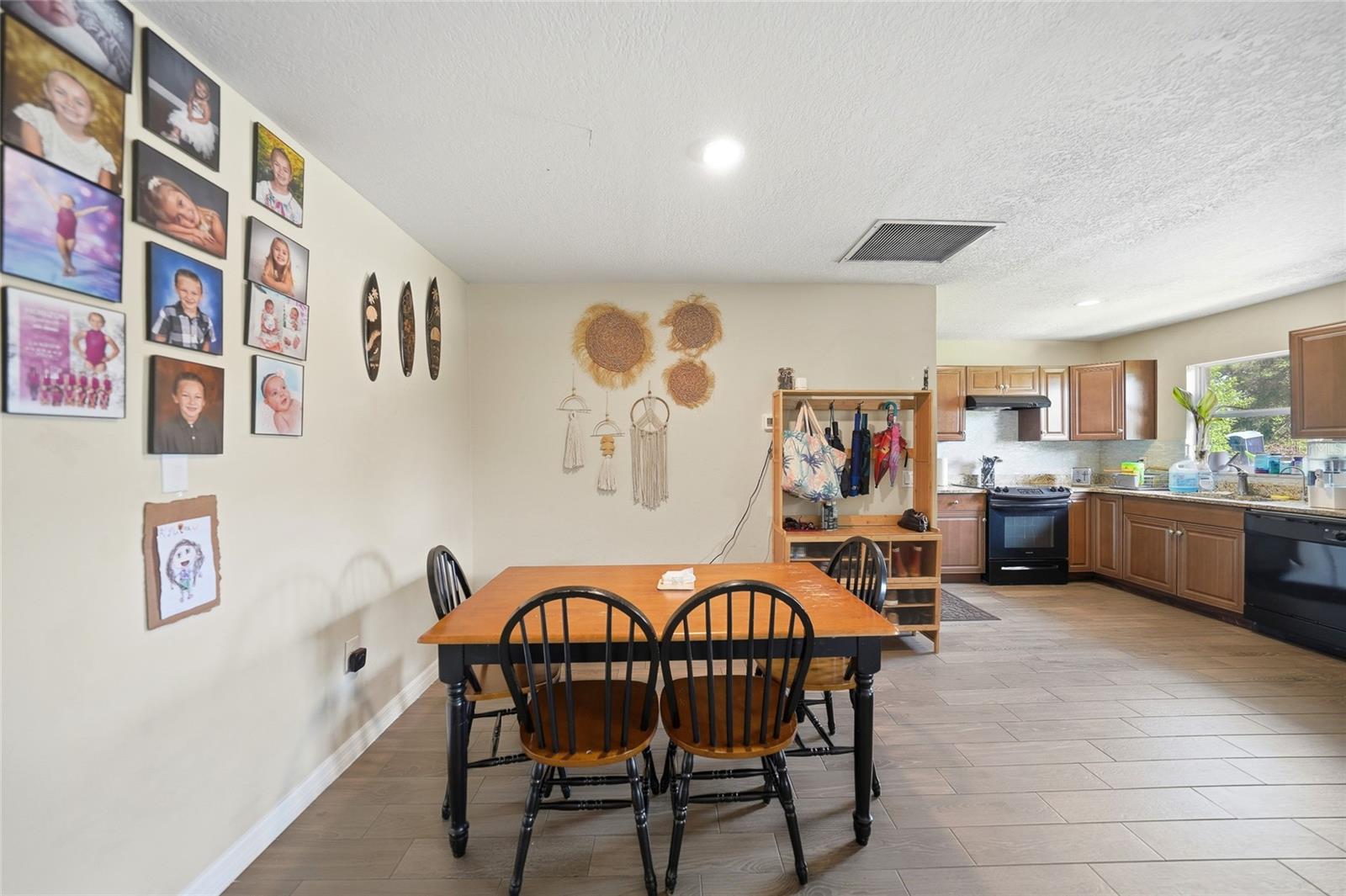 23159 Olean Blvd Property Photo 8