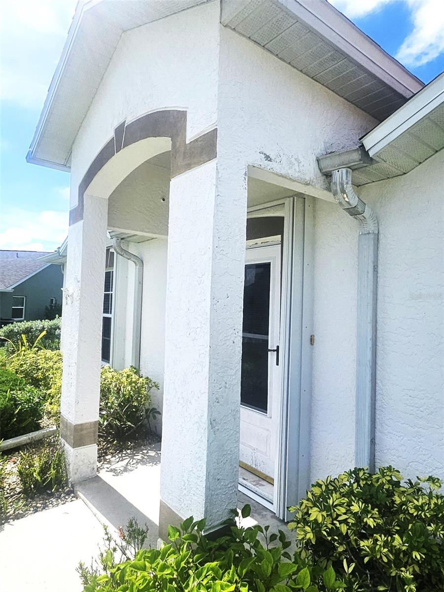 25173 Mercedes Dr Property Photo 3