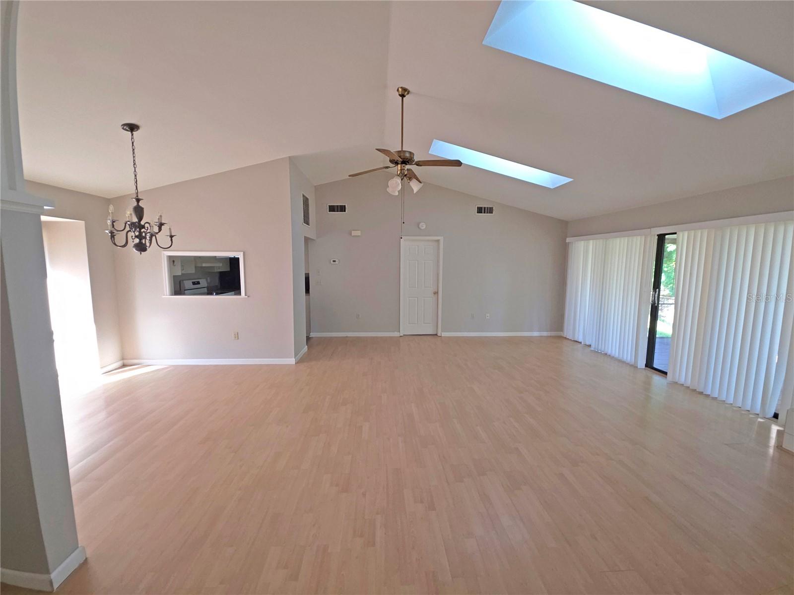700 South Venice Blvd Property Photo 4