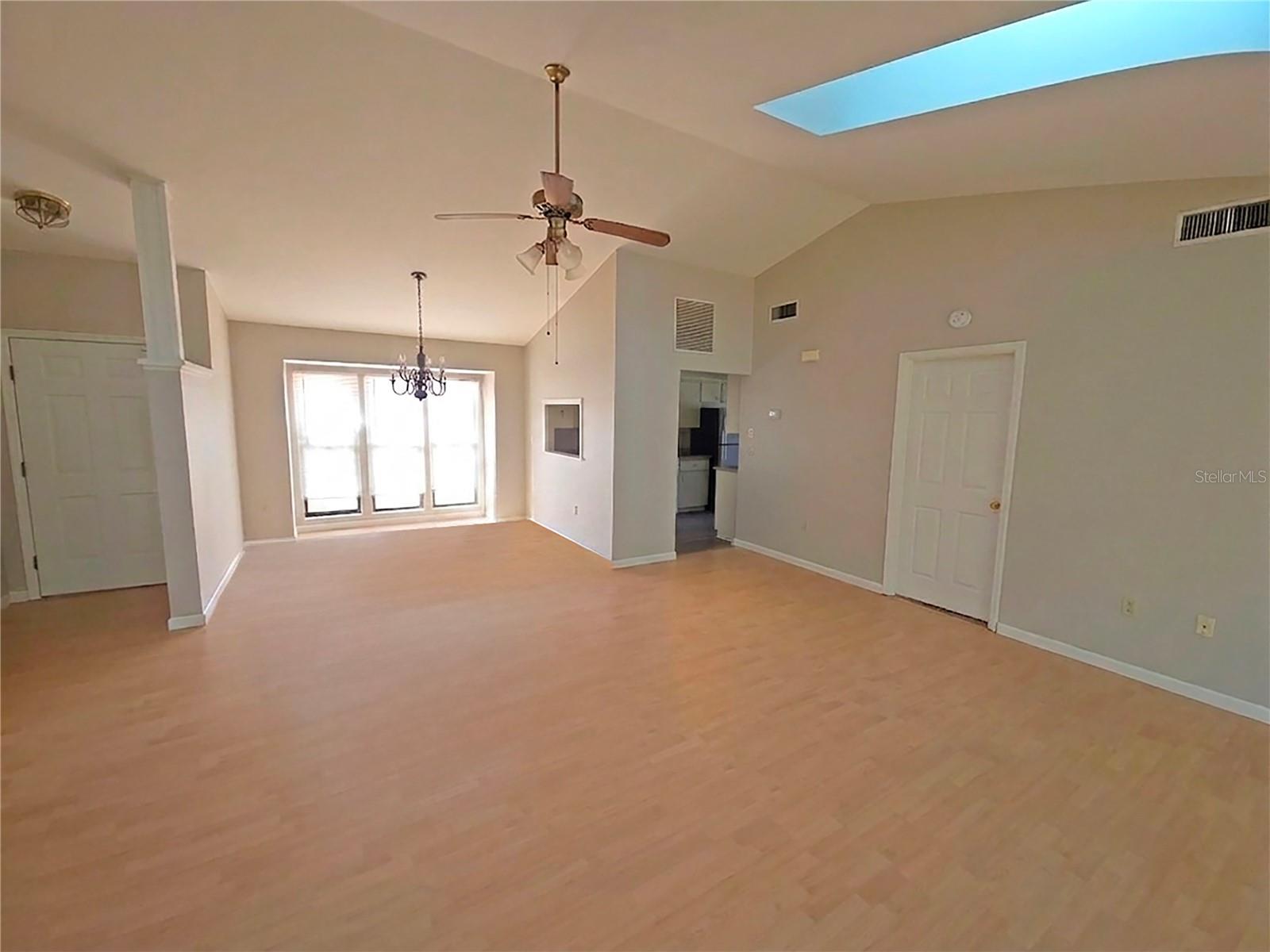 700 South Venice Blvd Property Photo 5