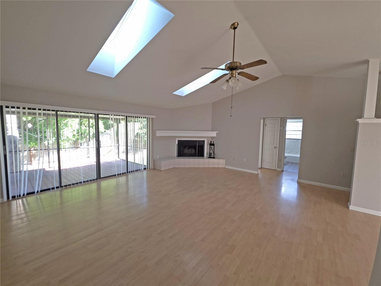 700 South Venice Blvd Property Photo 6