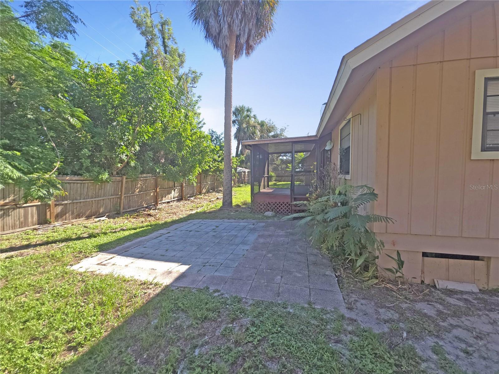 700 South Venice Blvd Property Photo 24