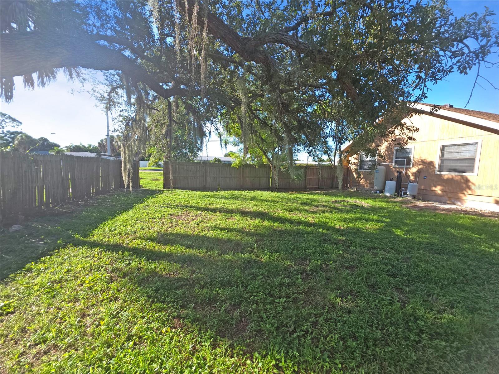 700 South Venice Blvd Property Photo 26