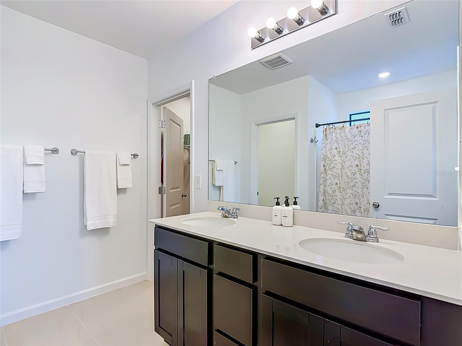 1211 Caloosa Cove Dr Property Photo 24