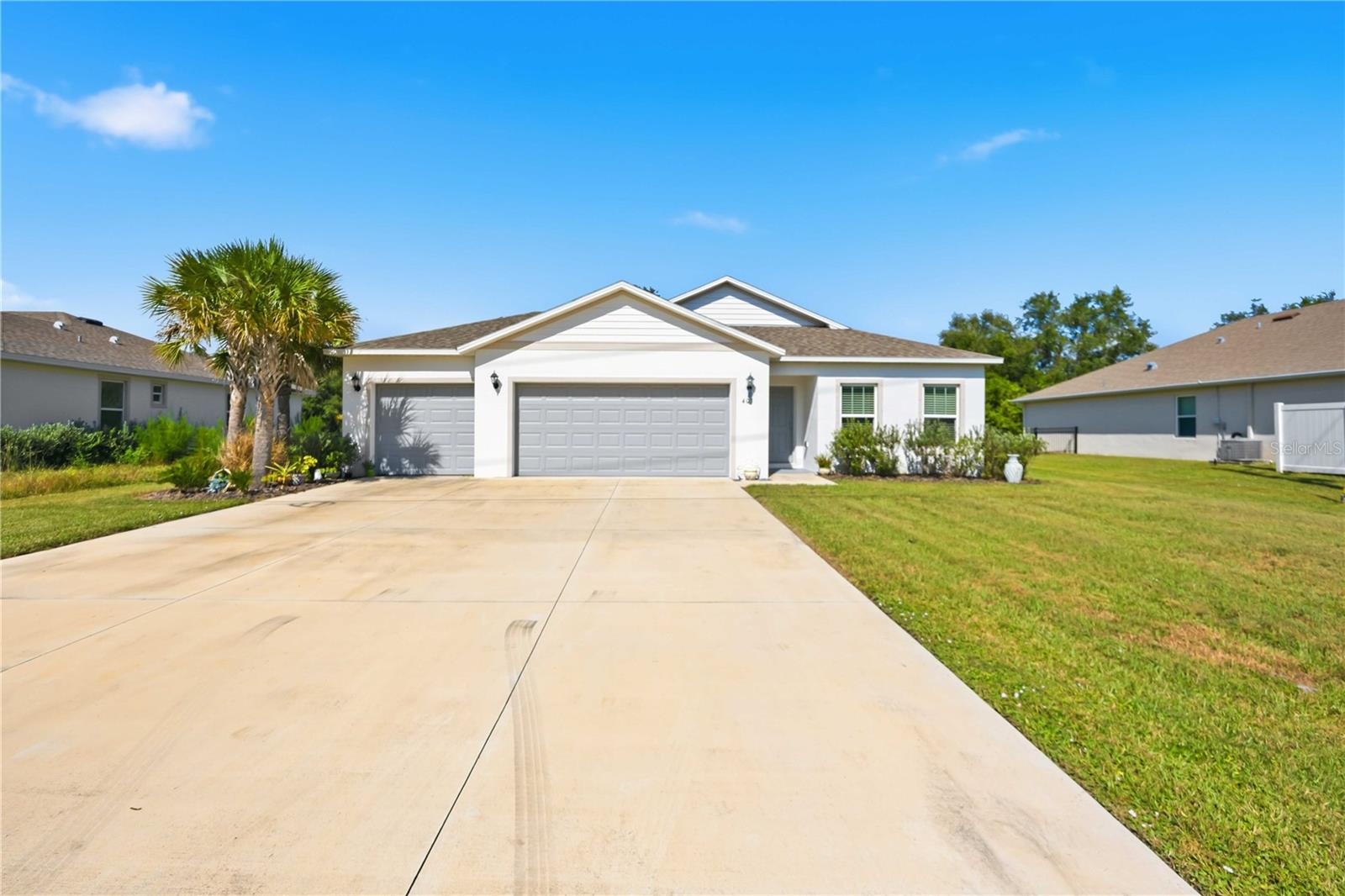 403 Seasons Dr Property Photo 4