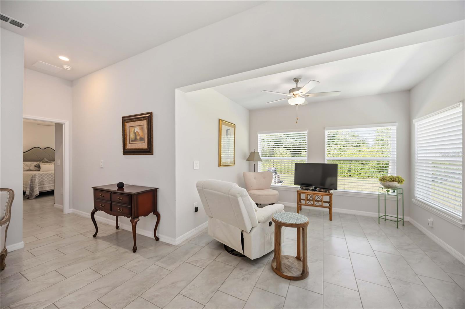 403 Seasons Dr Property Photo 20