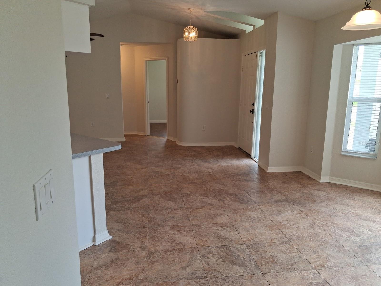 2420 Dumont Ln Property Photo 2
